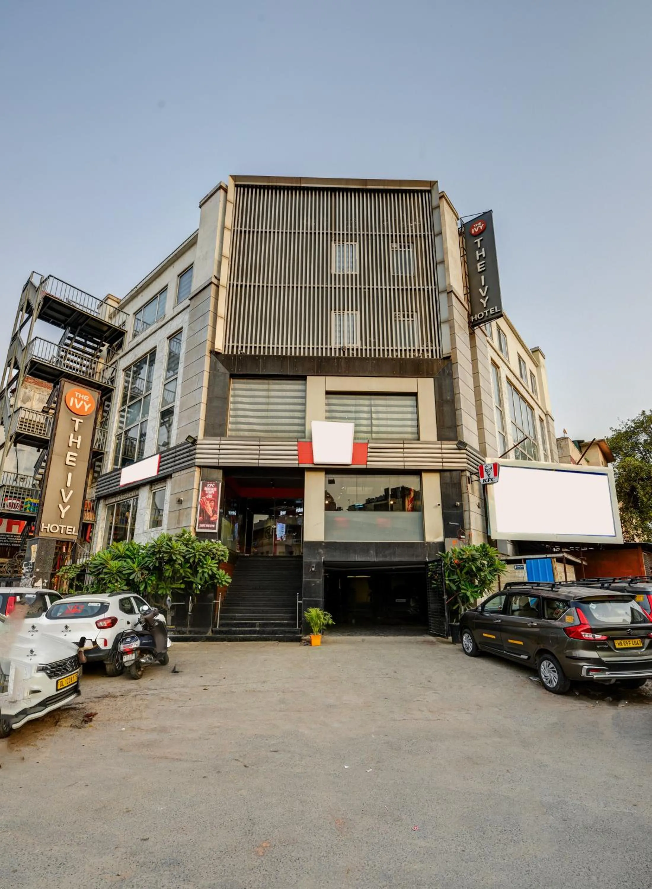 Property building in The IVY Grand Hotel - 5 Minutes from Connaught Place and New Delhi Railway Station With Free Secured Parking