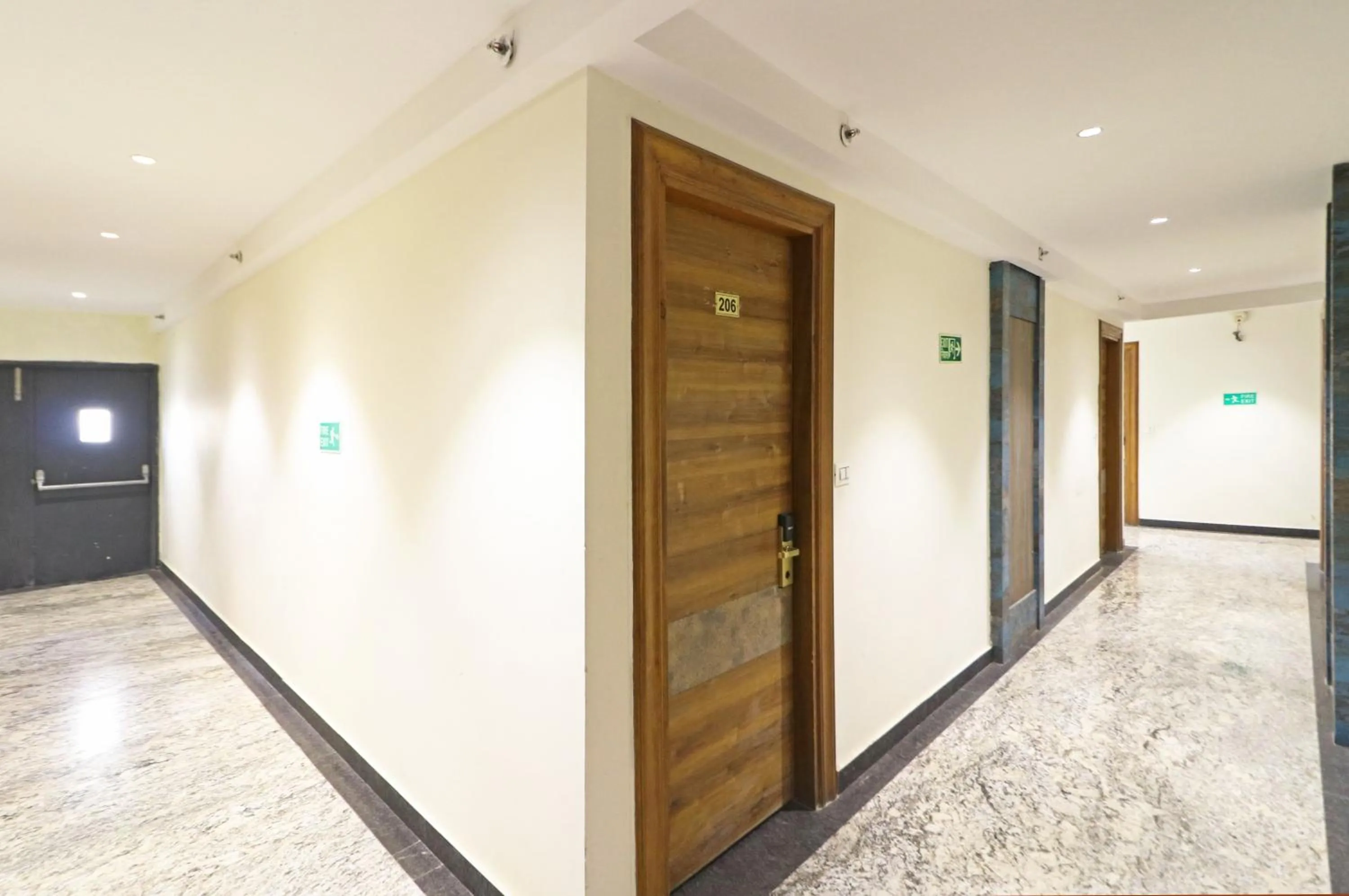 Lobby or reception in The IVY Grand Hotel - 5 Minutes from Connaught Place and New Delhi Railway Station With Free Secured Parking