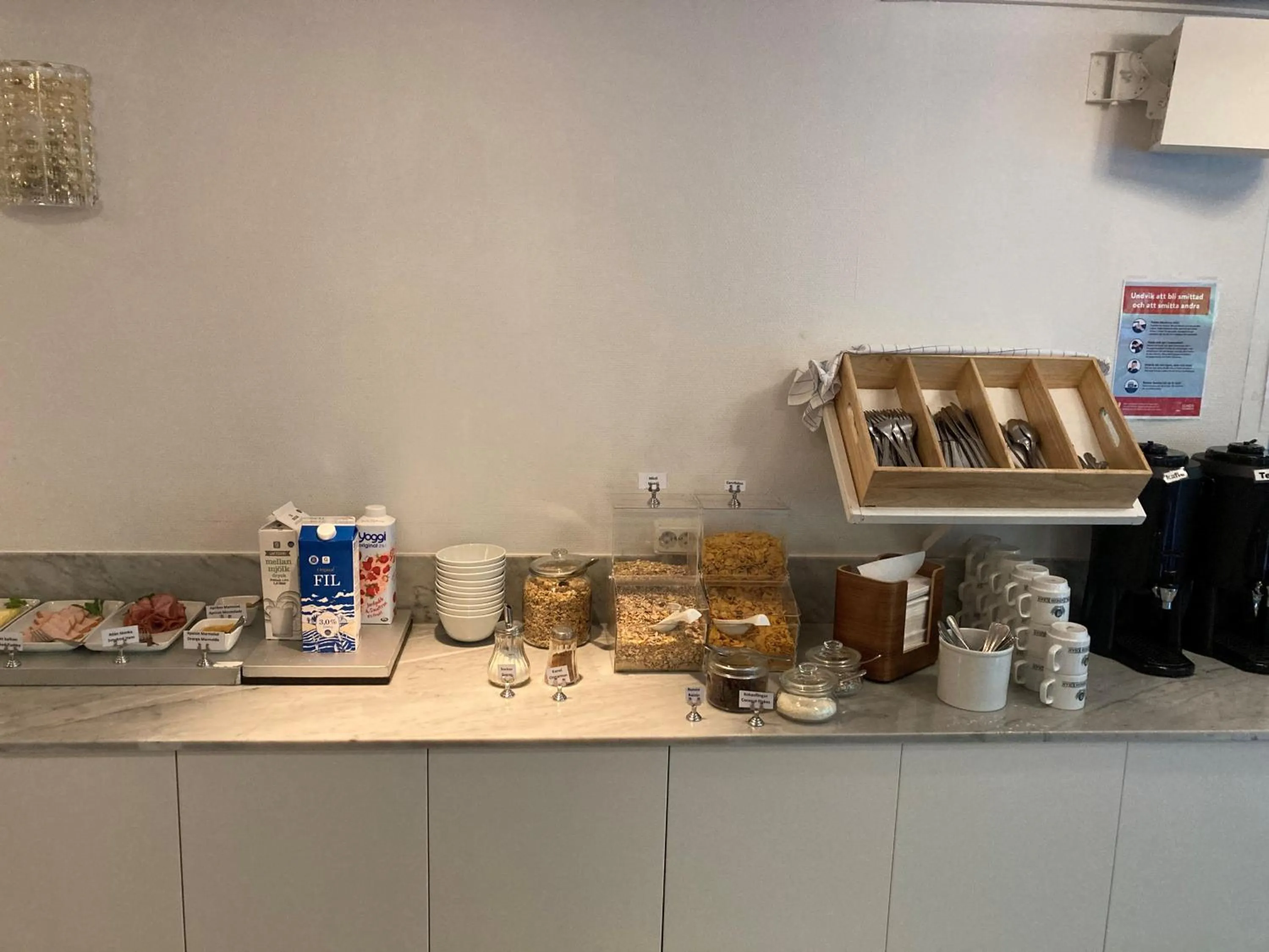 Buffet breakfast in Place Lund