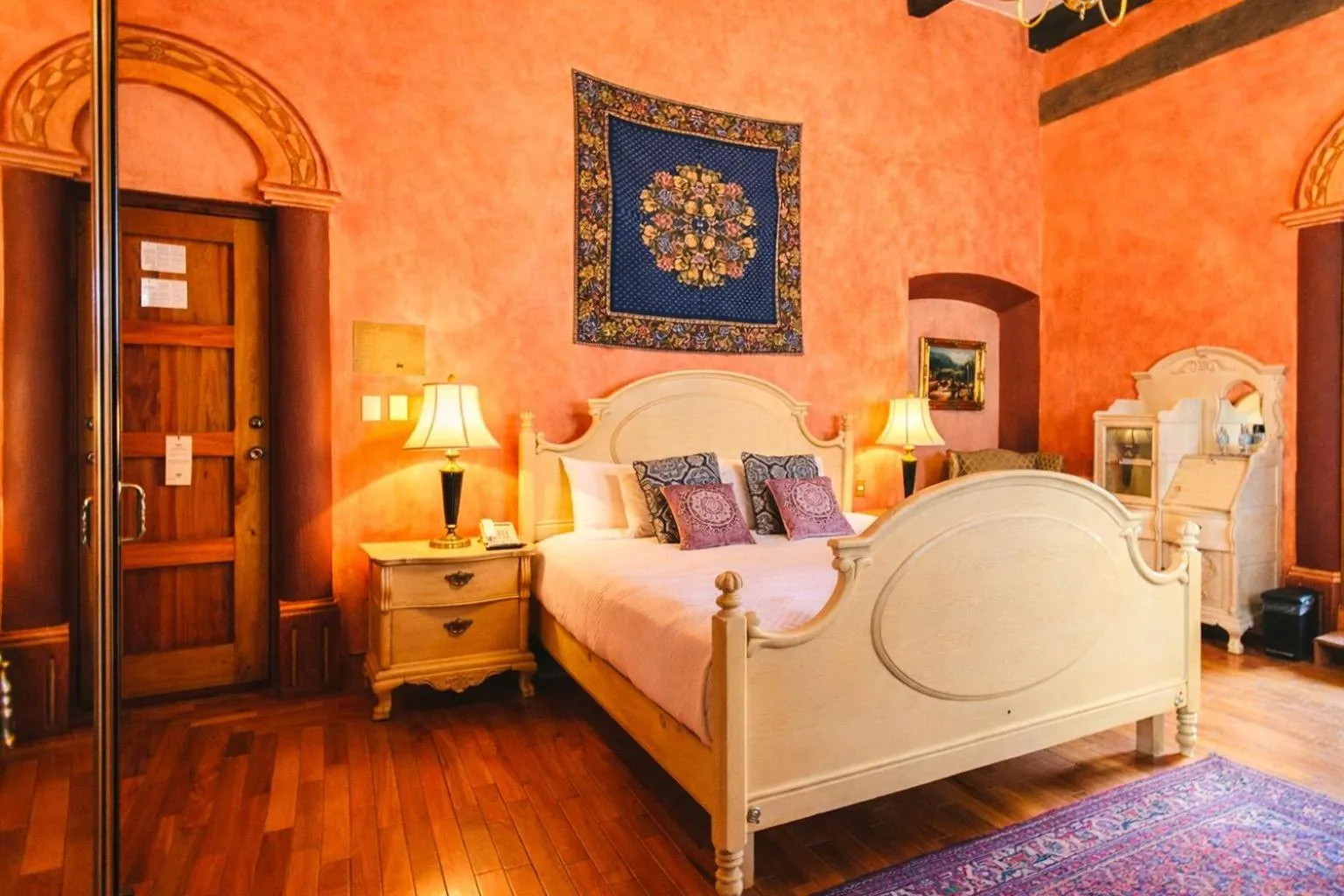Photo of the whole room, Bed in La Casa de la Marquesa