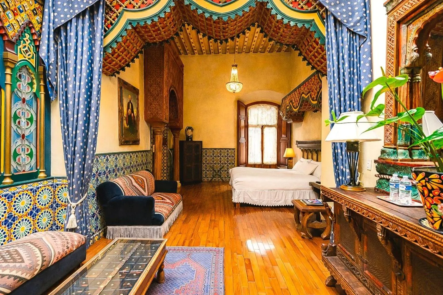 Photo of the whole room, Bed in La Casa de la Marquesa