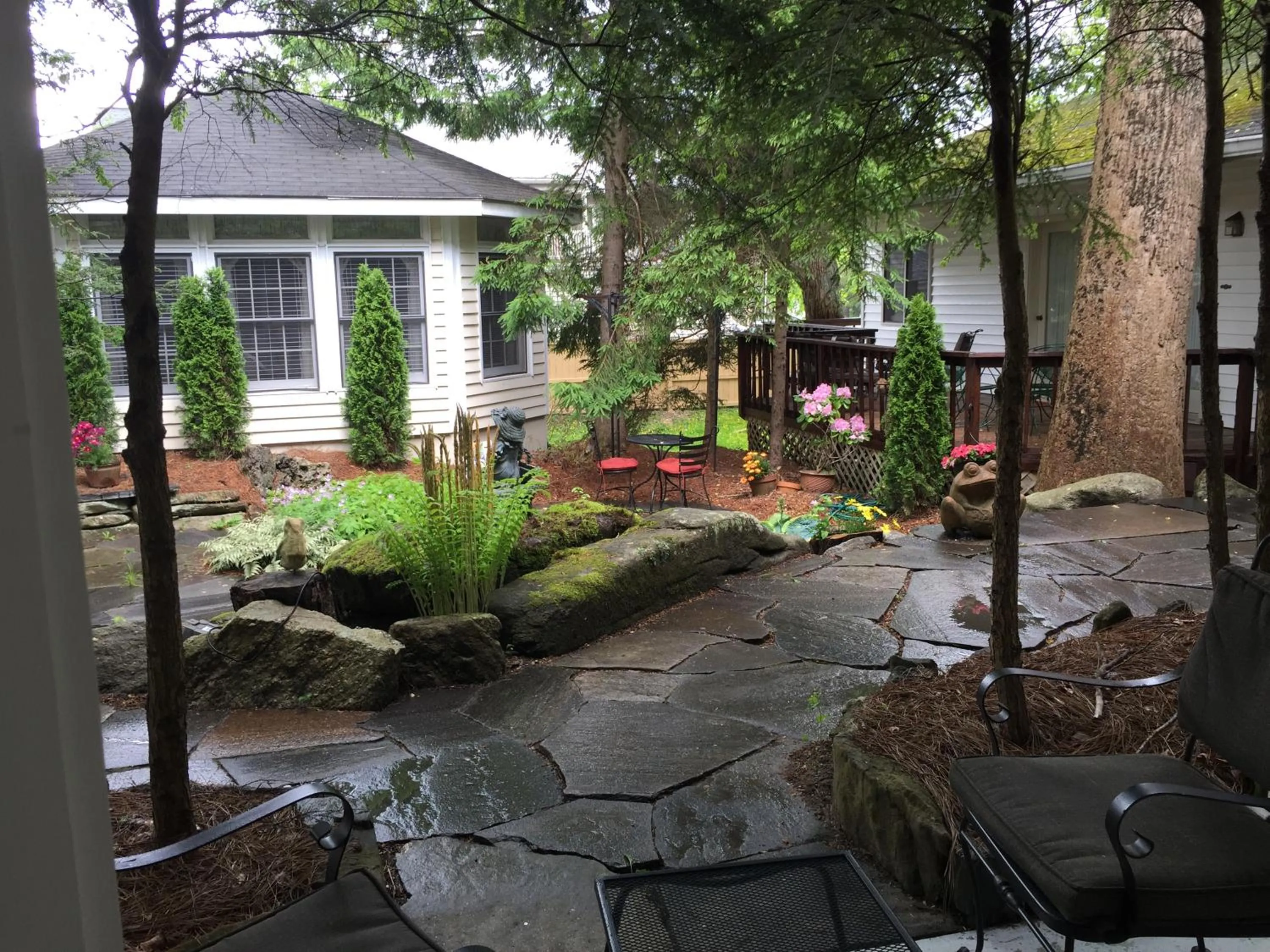 Property building in Highlands Inn