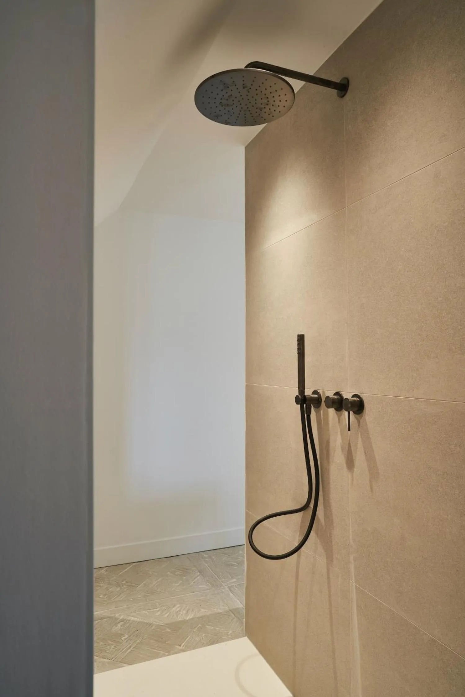 Shower in Moleneinde 10