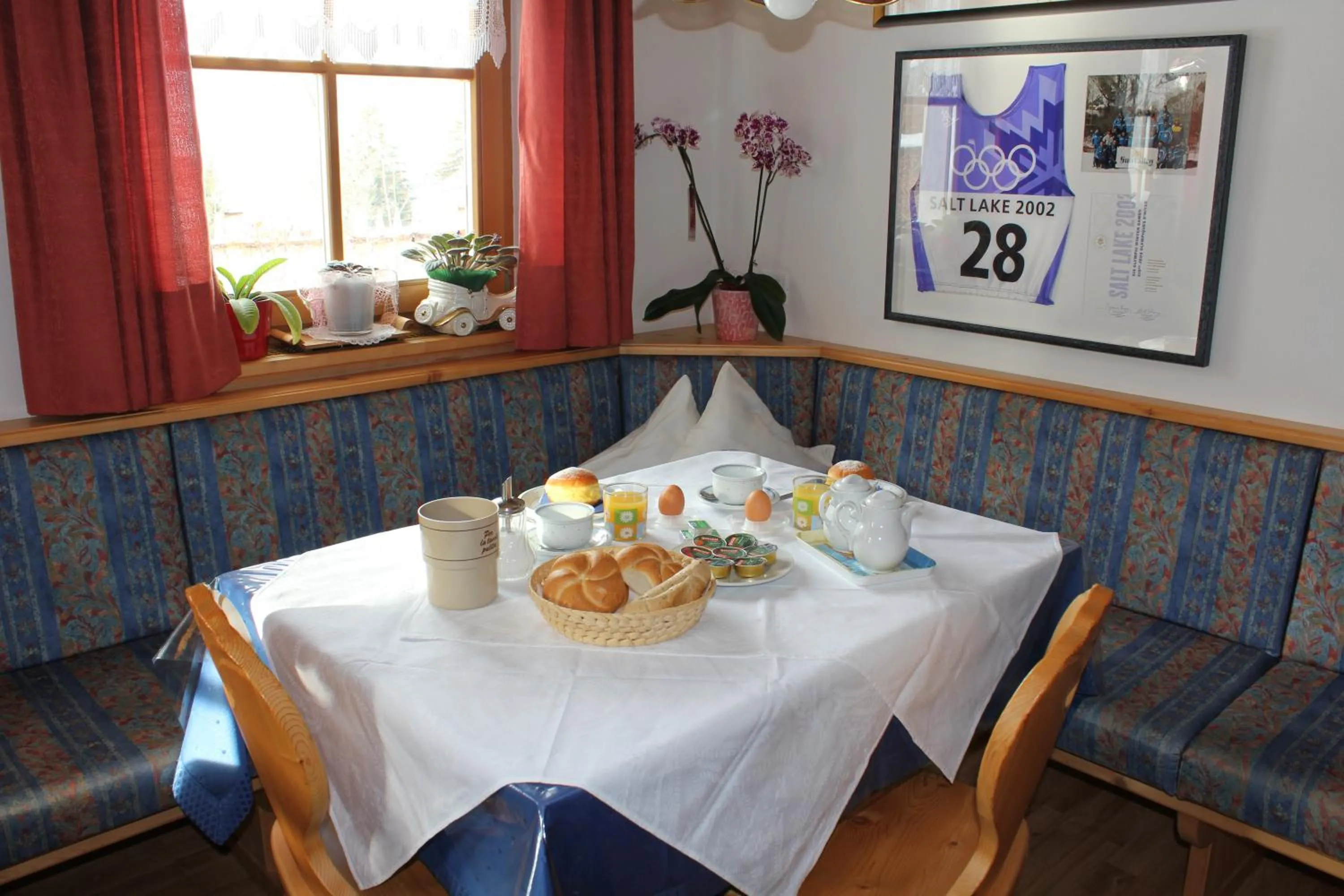 Restaurant/places to eat in B&B Ciasa Brüscia