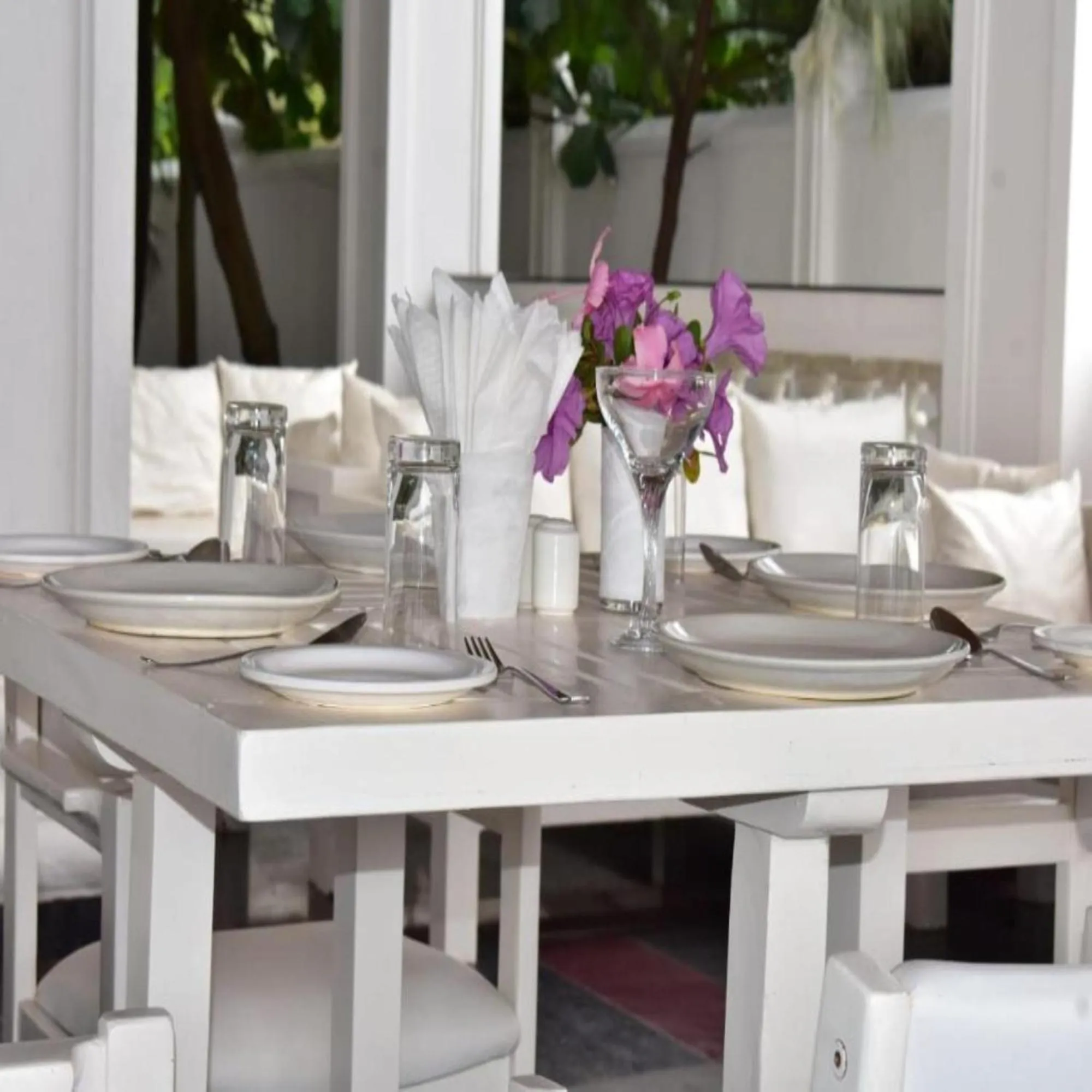 Dining area in Lillywoods Zac Beach Resort, Calangute