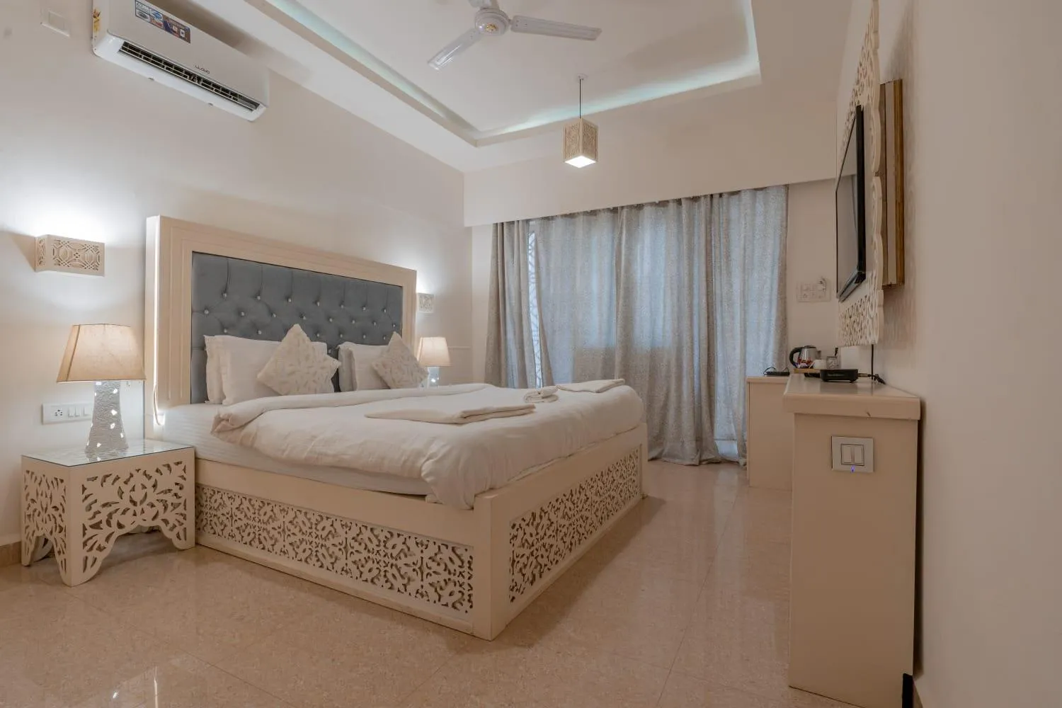 Photo of the whole room in Lillywoods Zac Beach Resort, Calangute