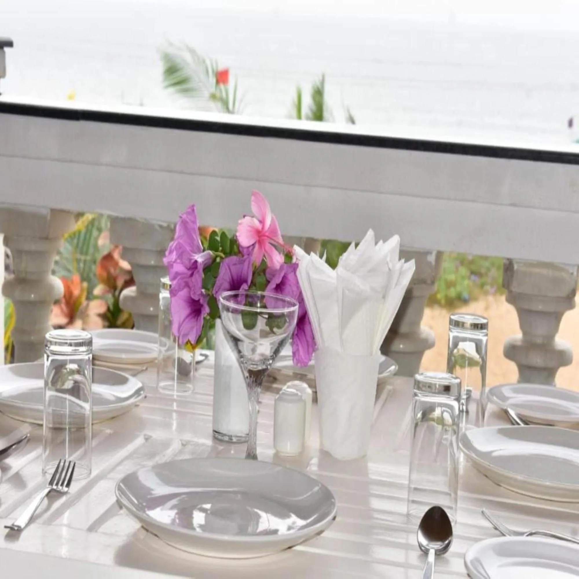 Dining area in Lillywoods Zac Beach Resort, Calangute