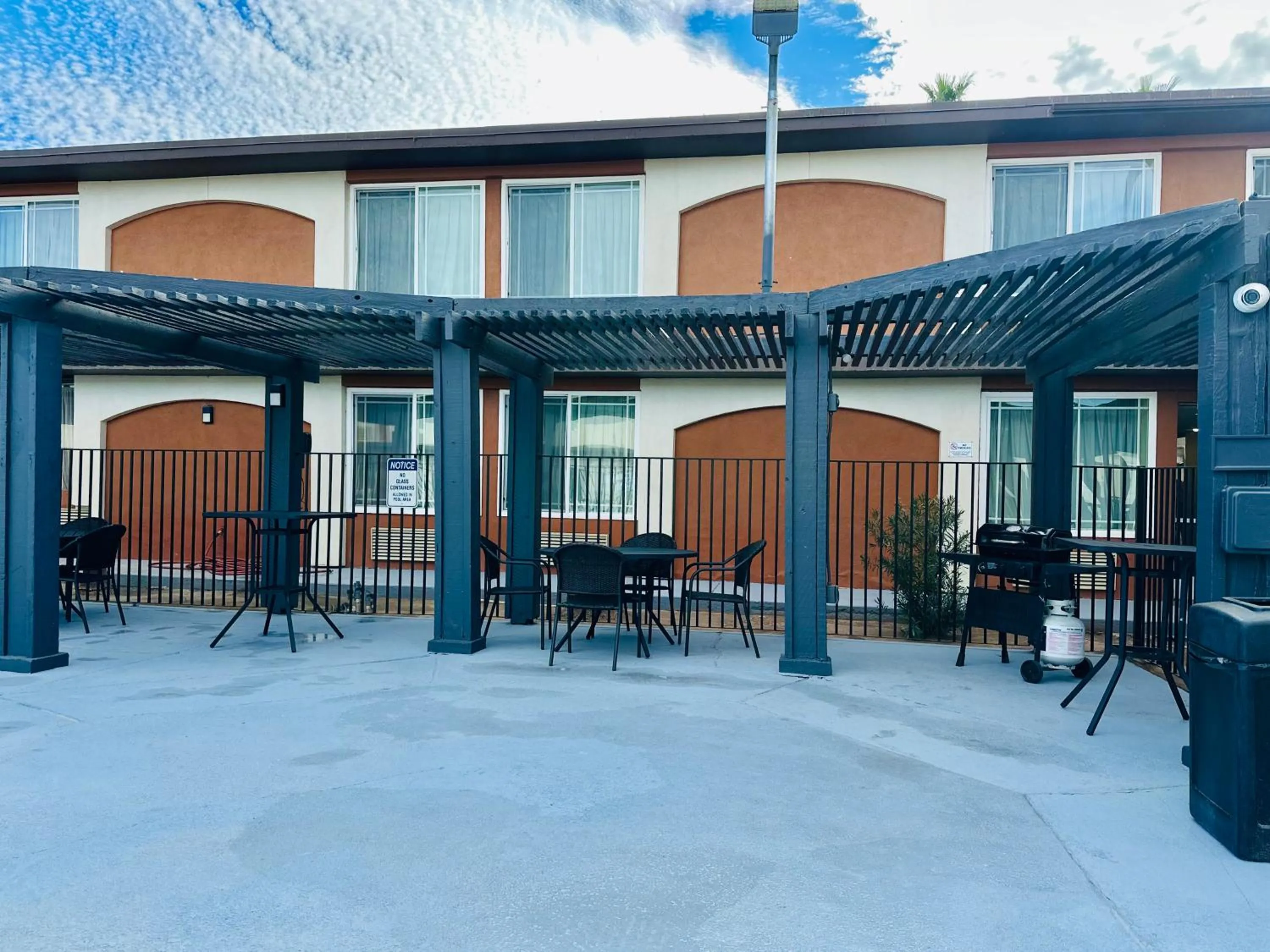Swimming pool in Ocotillo Inn
