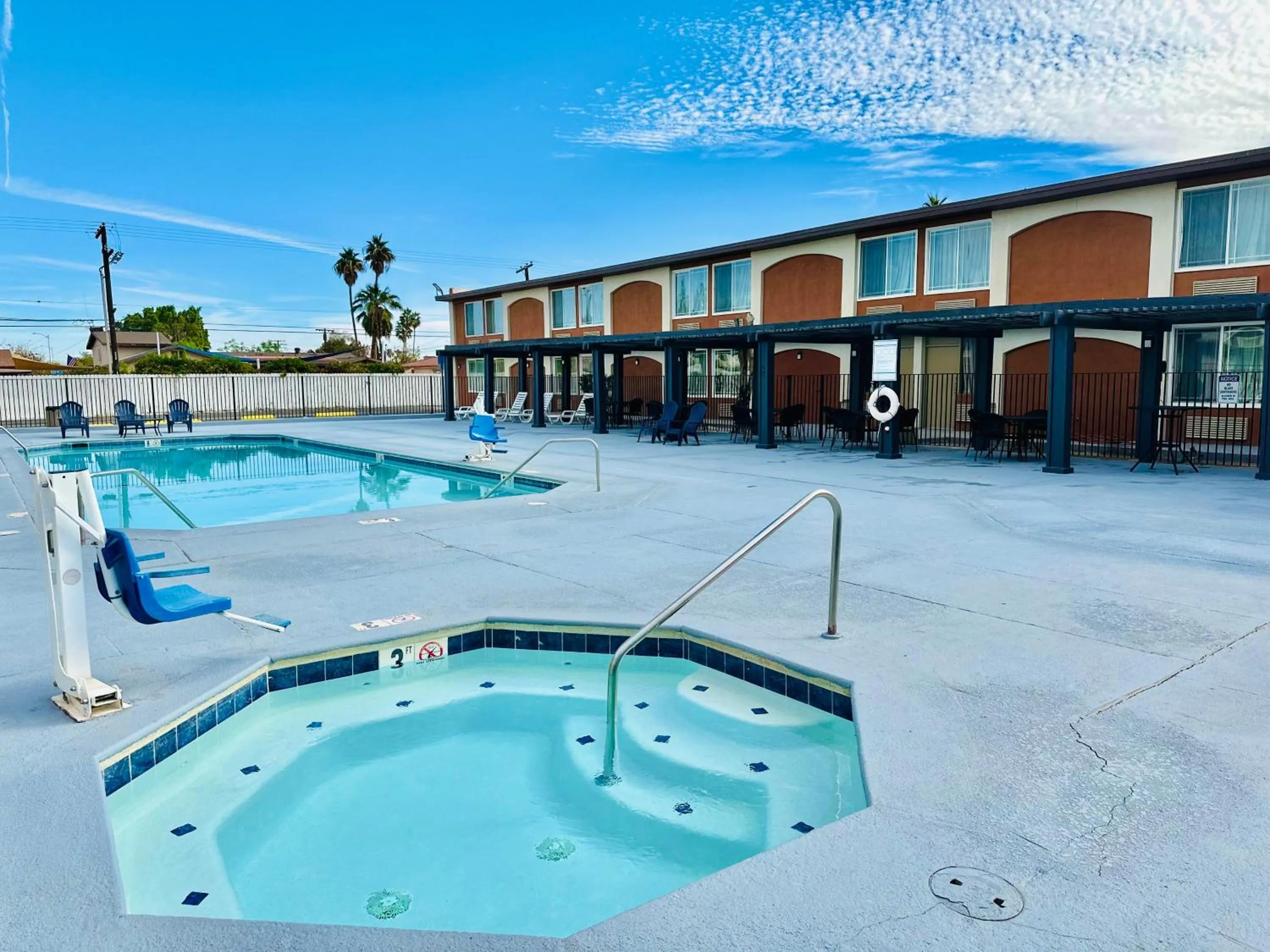 Hot Tub in Ocotillo Inn