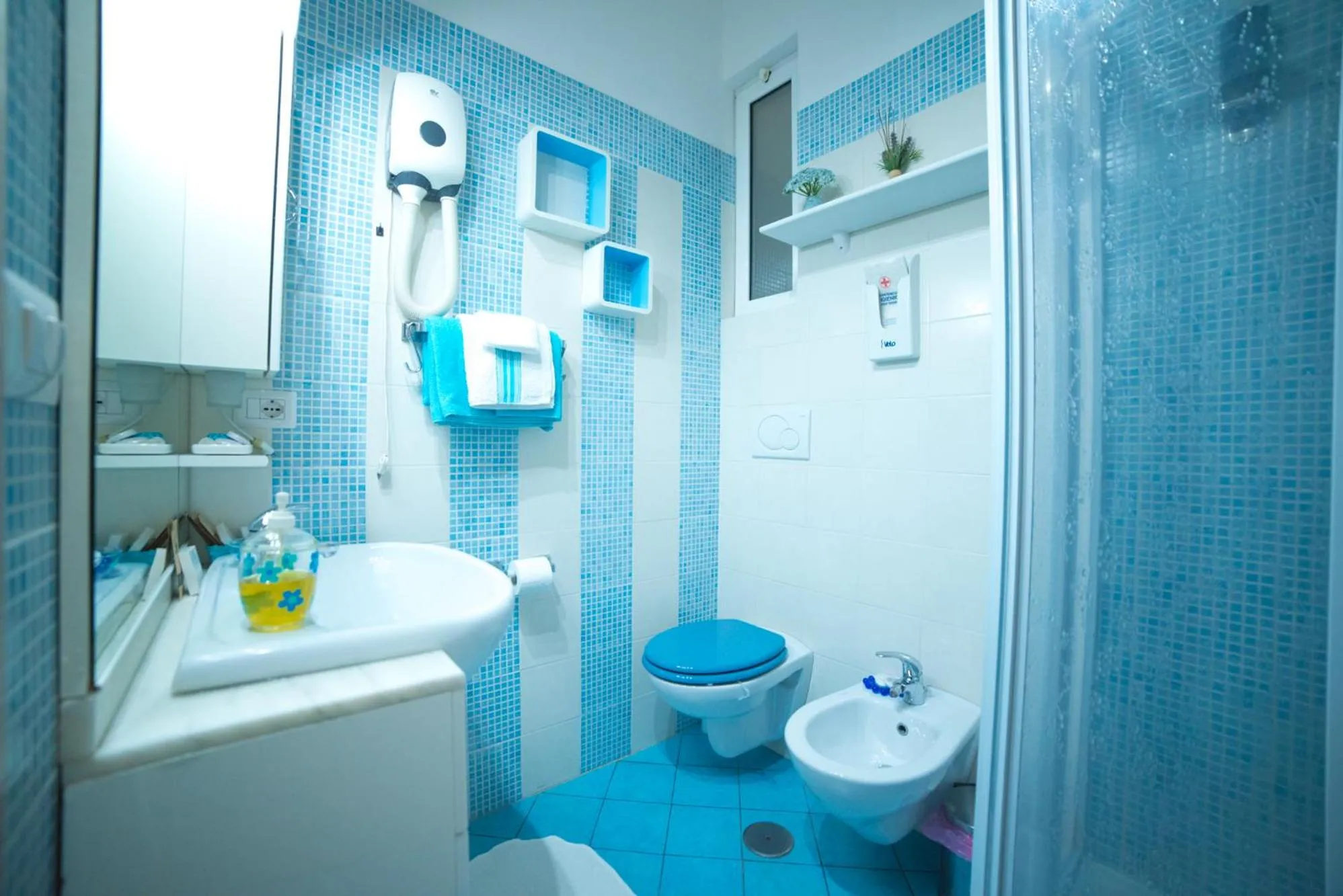 Shower in Green Line