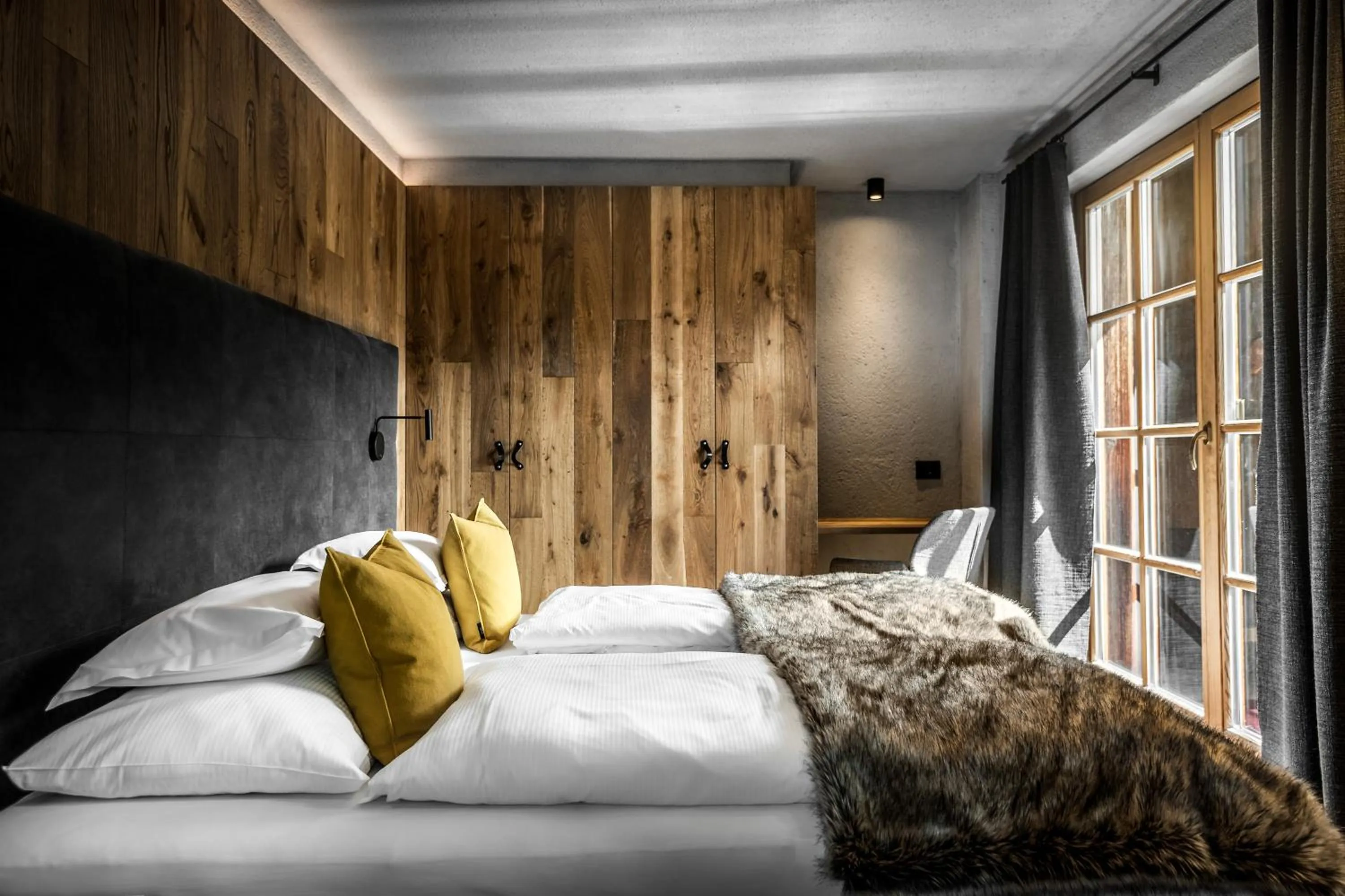 Photo of the whole room, Bed in Sportony Mountain Lodges