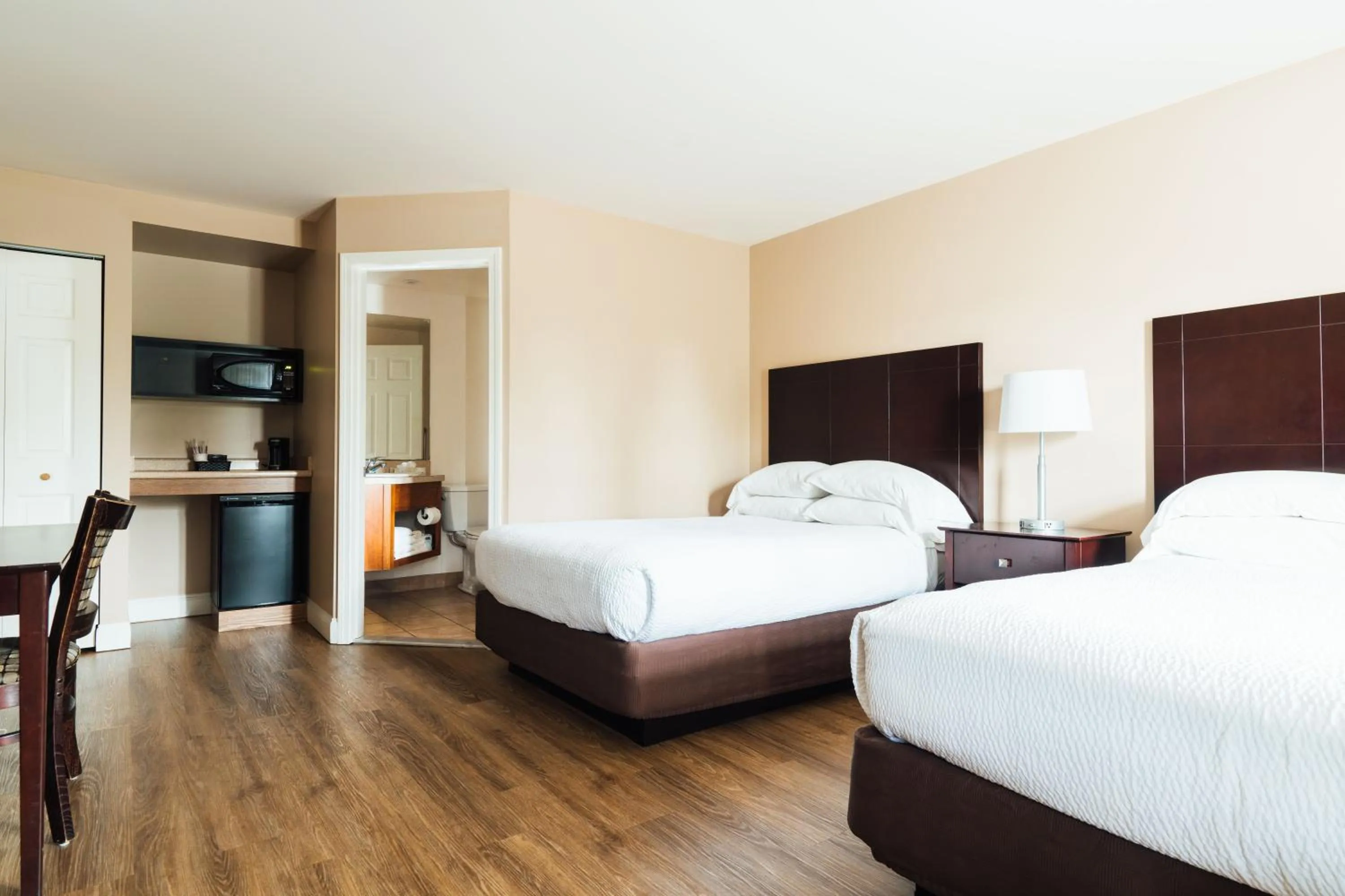 Bed in Yankee Clipper Motel