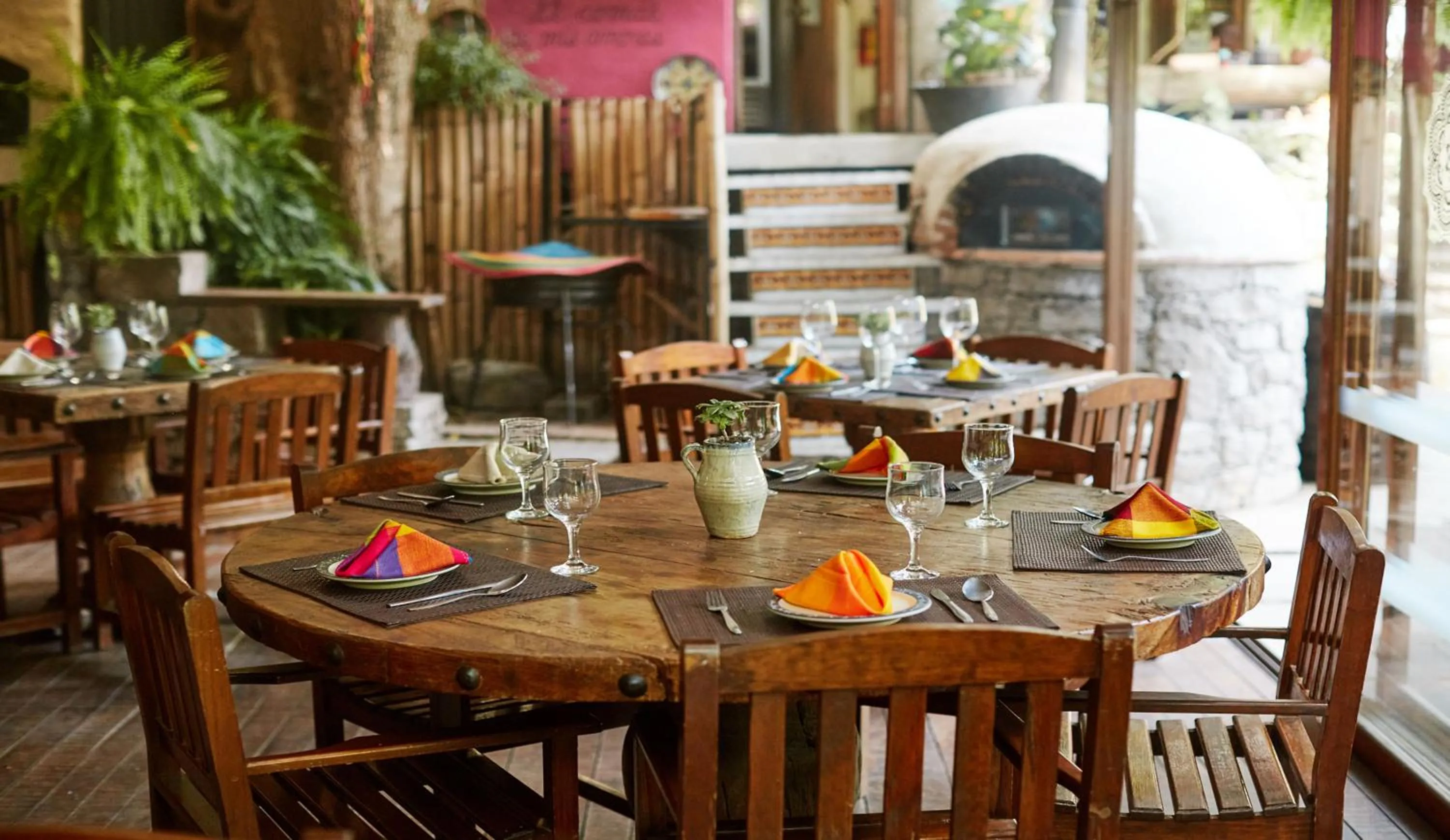 Restaurant/places to eat in Mesón De Leyendas Breakfast & Downtown