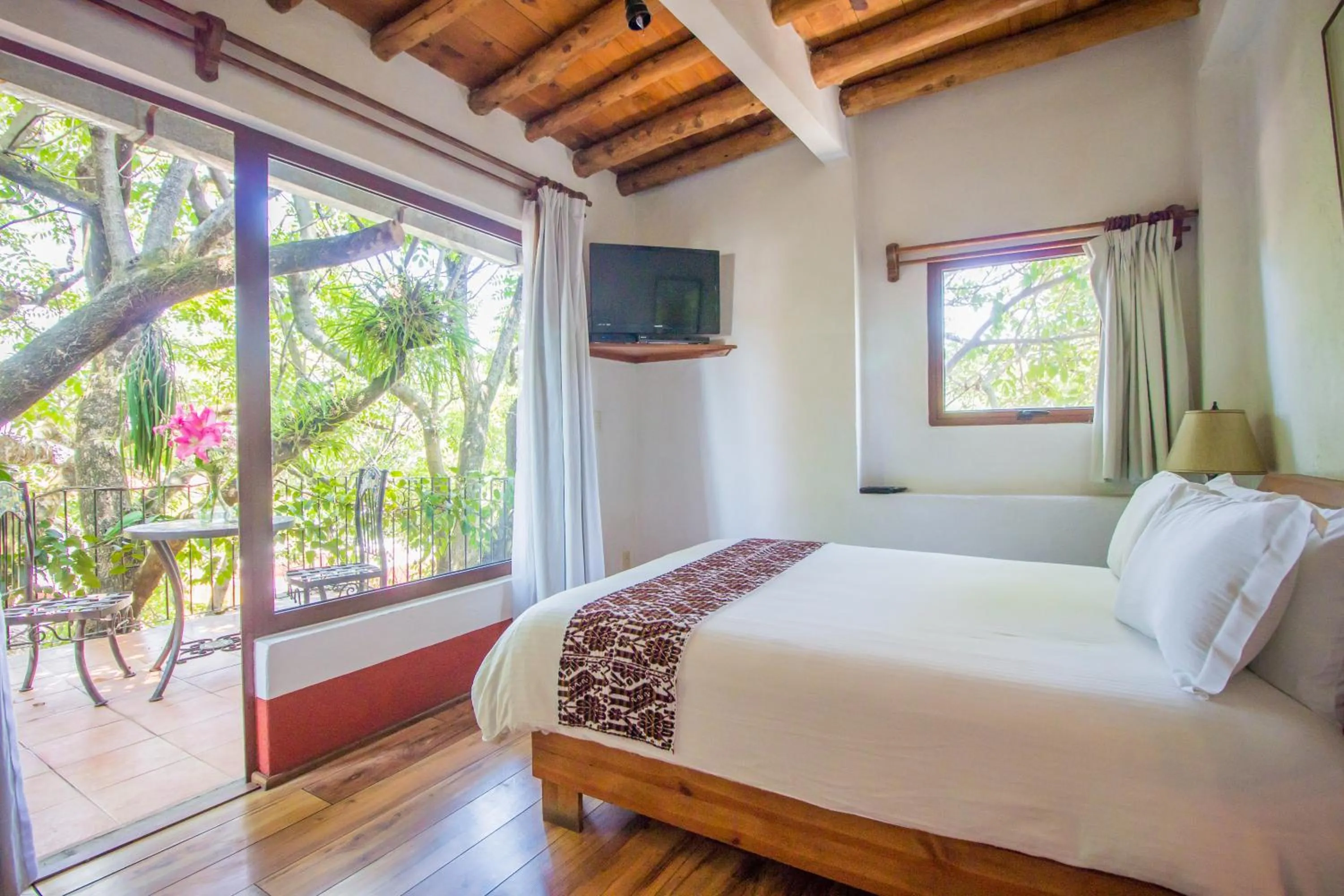 Bed in Mesón De Leyendas Breakfast & Downtown