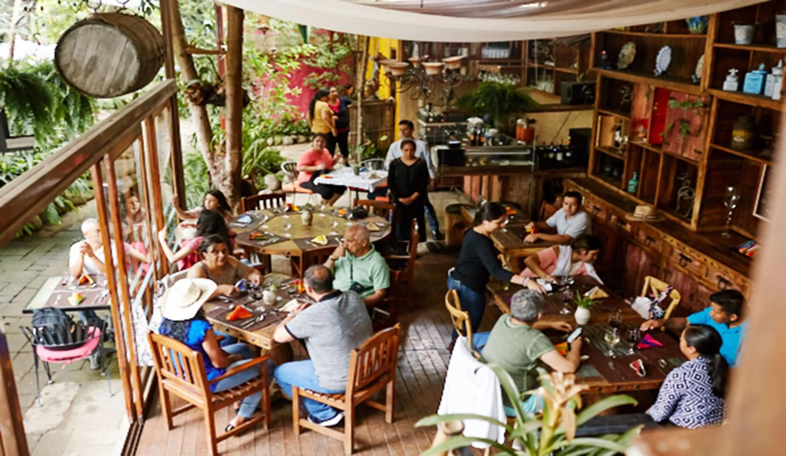 Restaurant/places to eat in Mesón De Leyendas Breakfast & Downtown