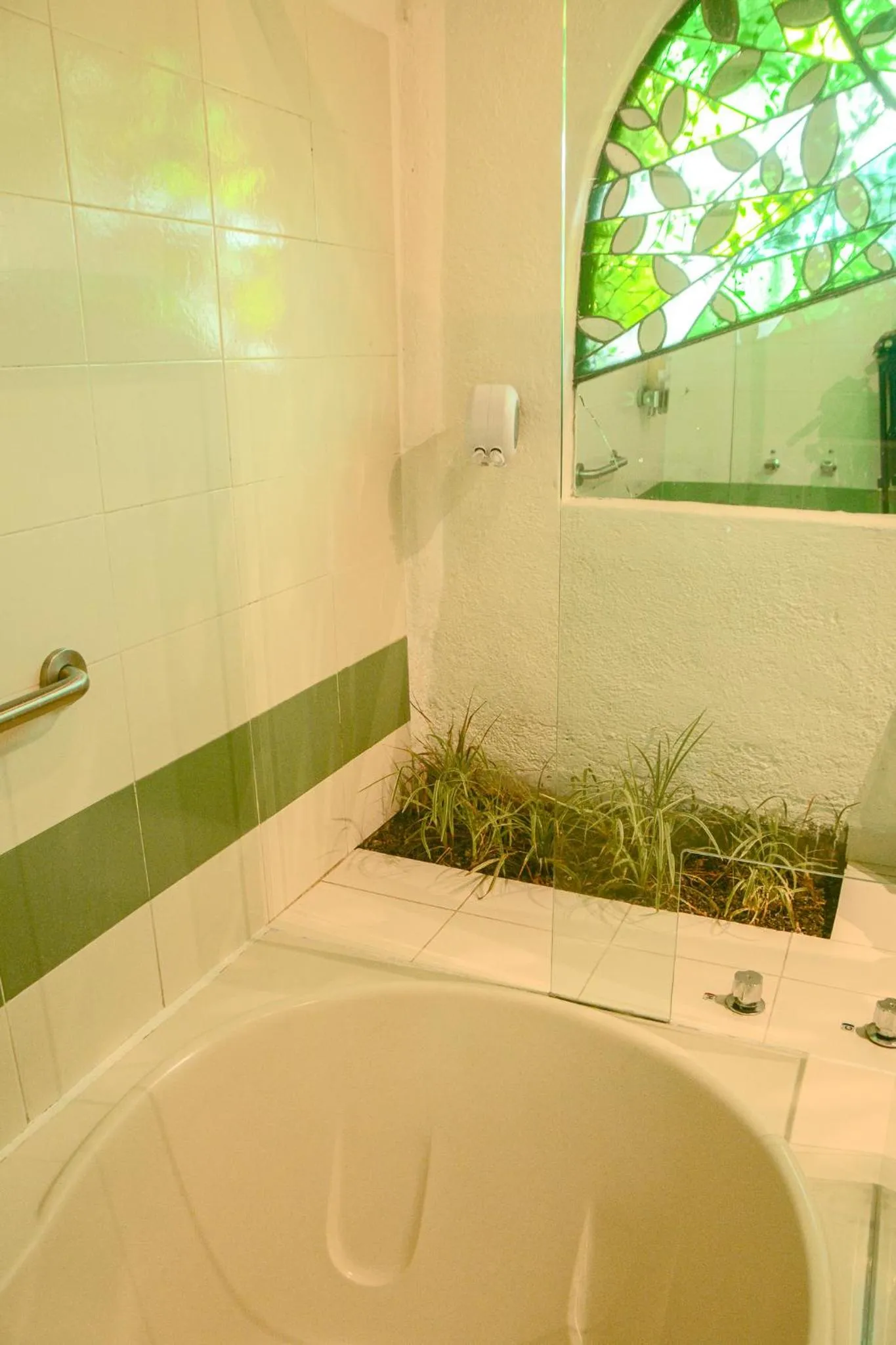 Shower in Mesón De Leyendas Breakfast & Downtown