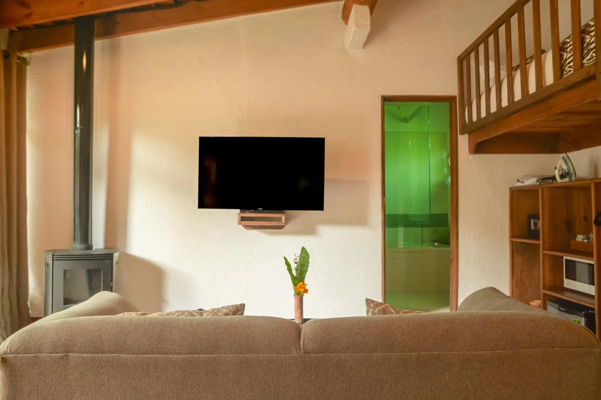 Communal lounge/ TV room in Mesón De Leyendas Breakfast & Downtown