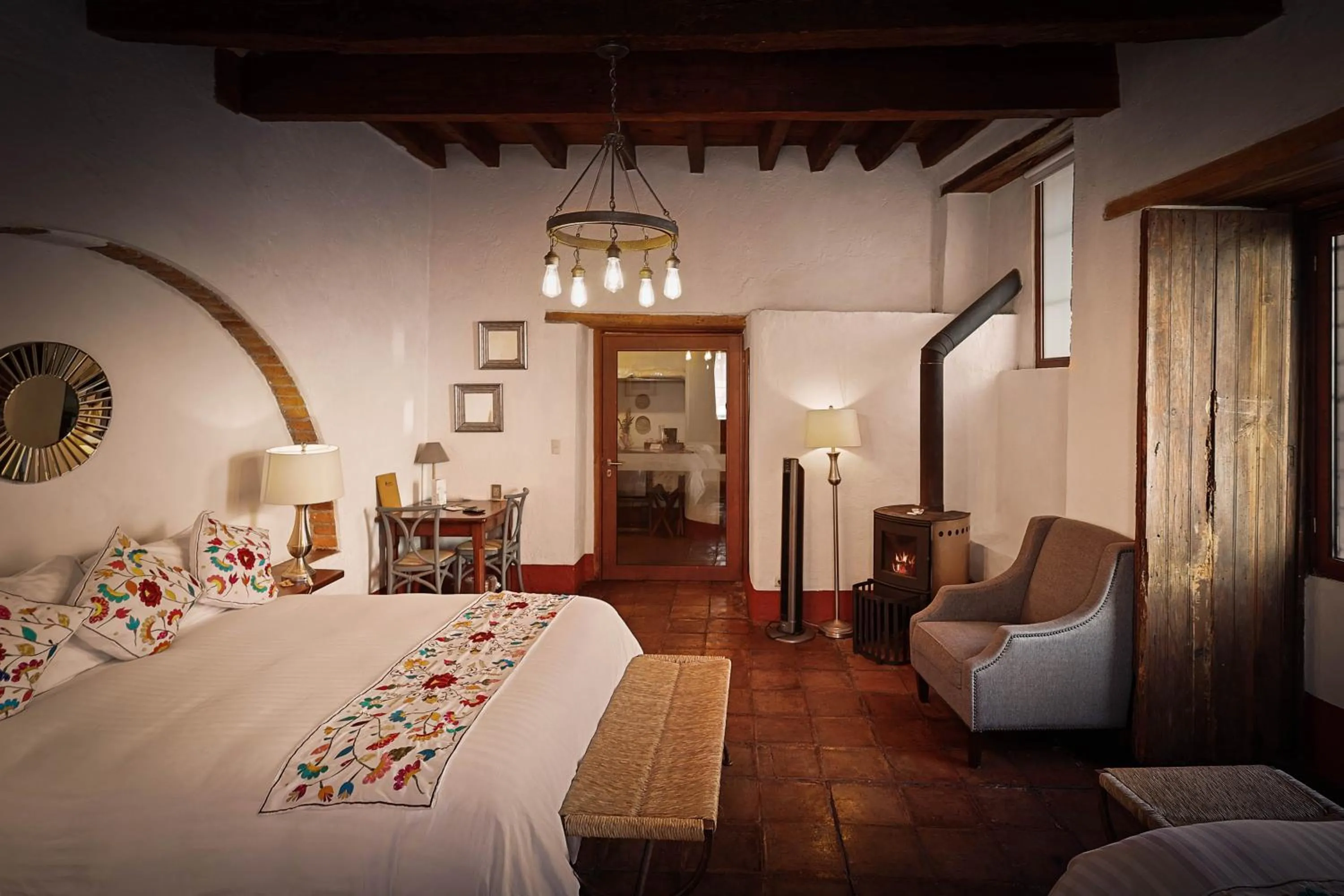 Bed in Mesón De Leyendas Breakfast & Downtown