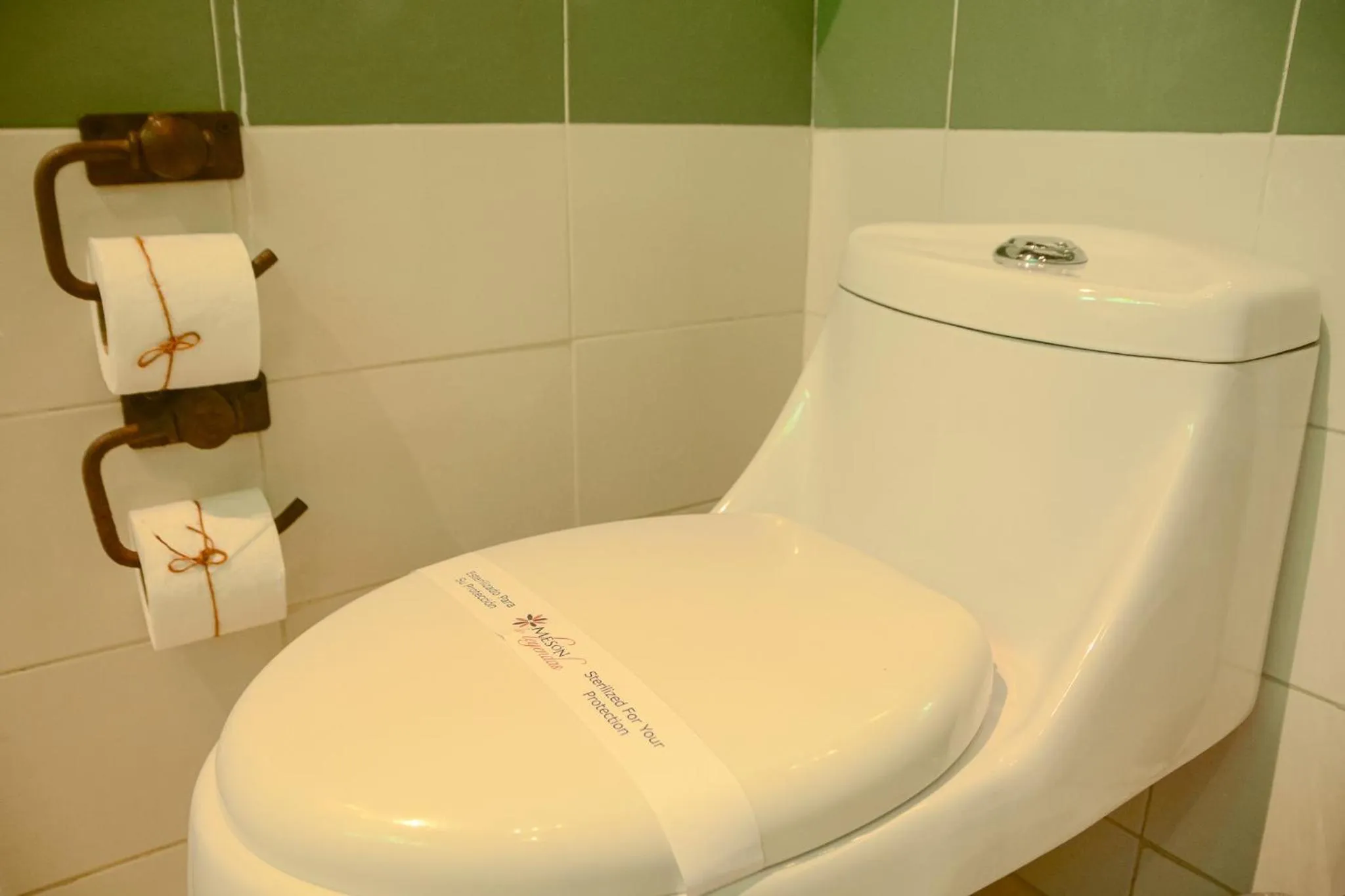 Toilet in Mesón De Leyendas Breakfast & Downtown