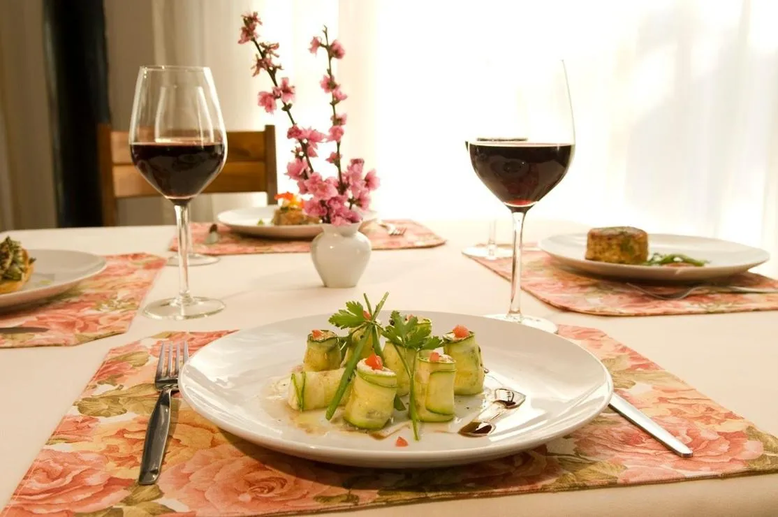 Restaurant/places to eat in Hotel Passarim