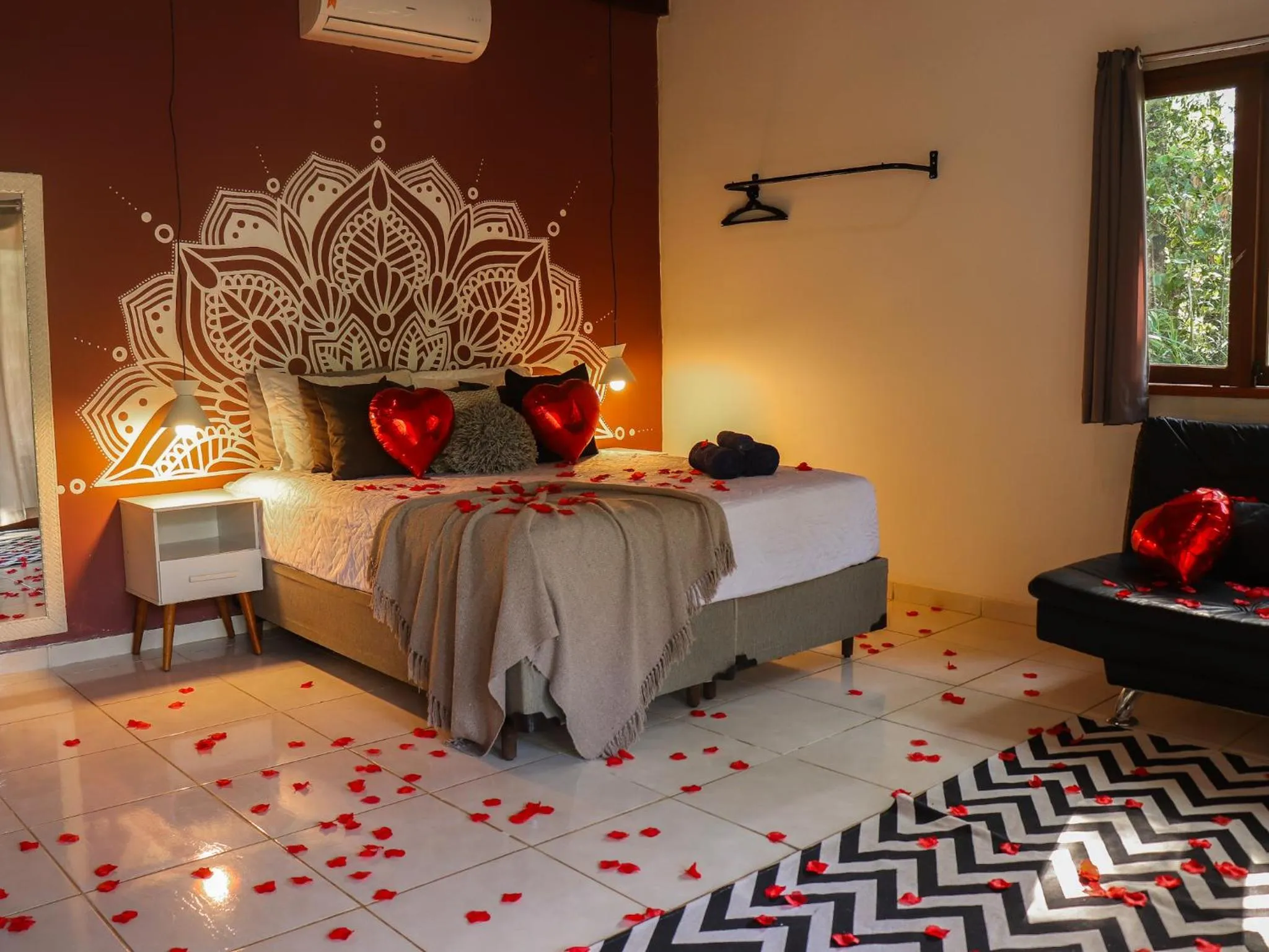 Living room, Bed in Chalés Pura Vida