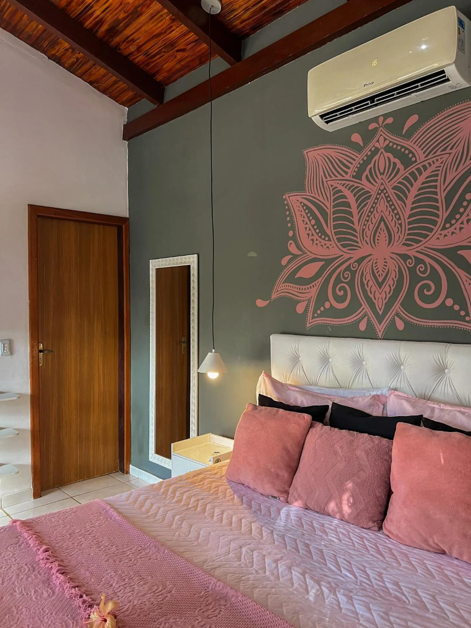 Photo of the whole room, Bed in Chalés Pura Vida