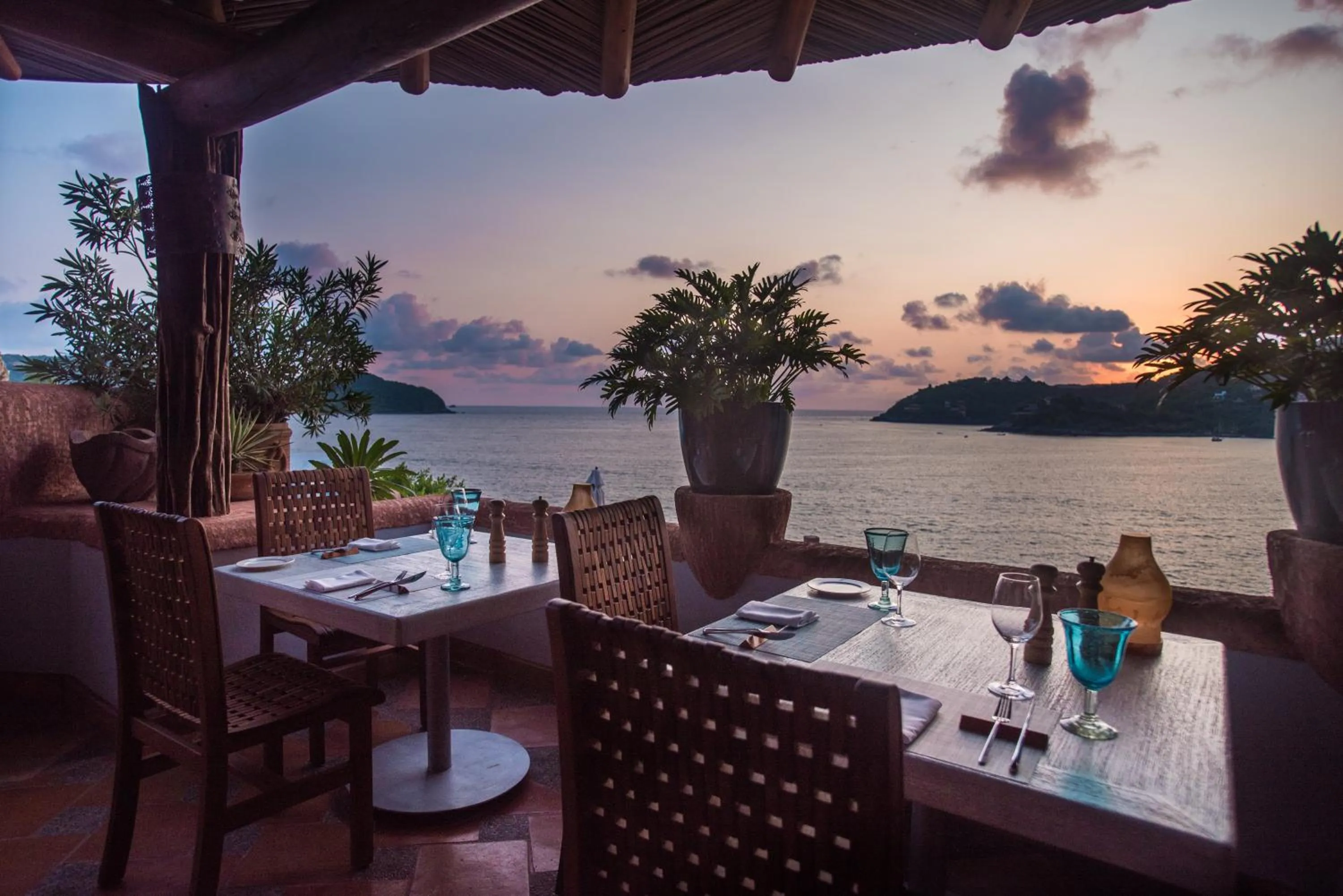 Restaurant/places to eat in La Casa Que Canta