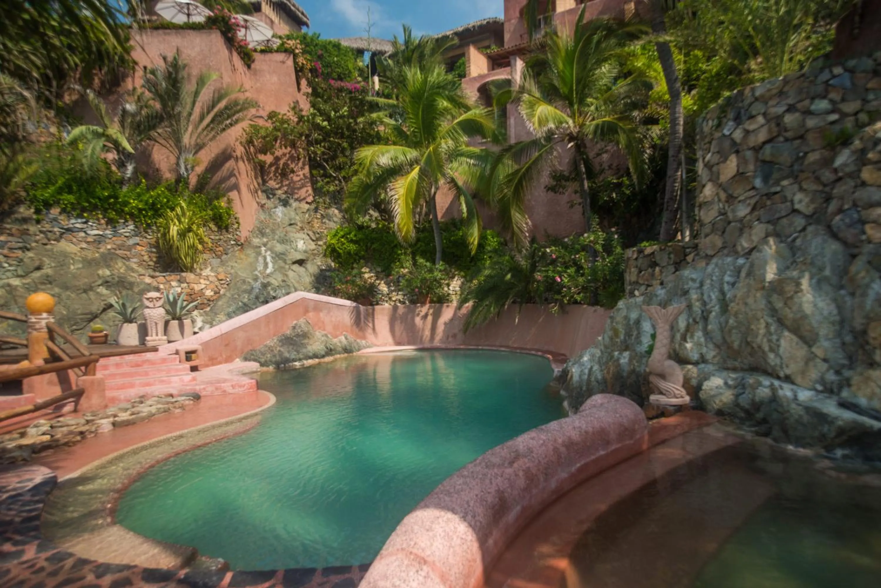 Swimming pool in La Casa Que Canta