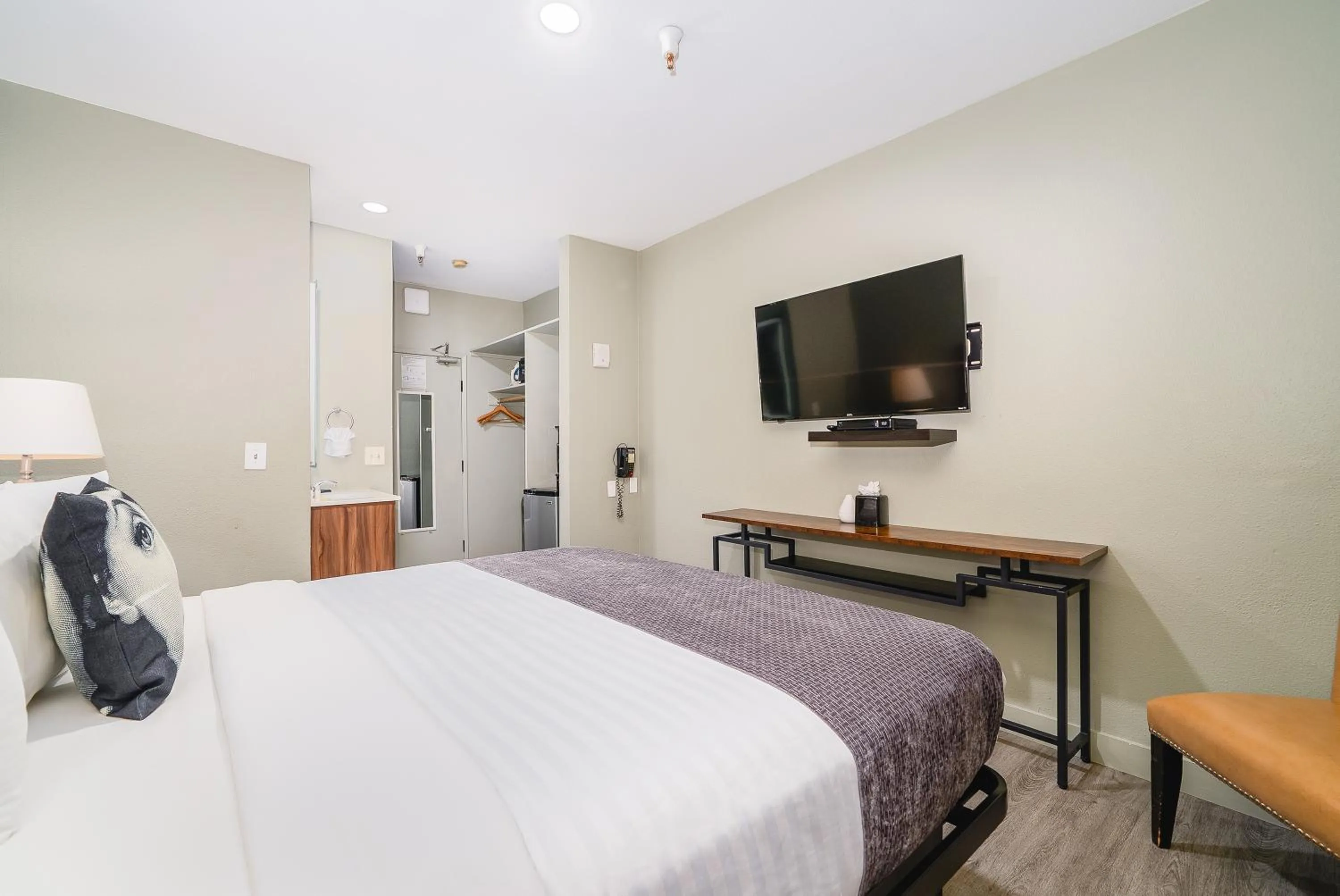 Bed in Urban Boutique Hotel- Little Italy, Downtown San Diego