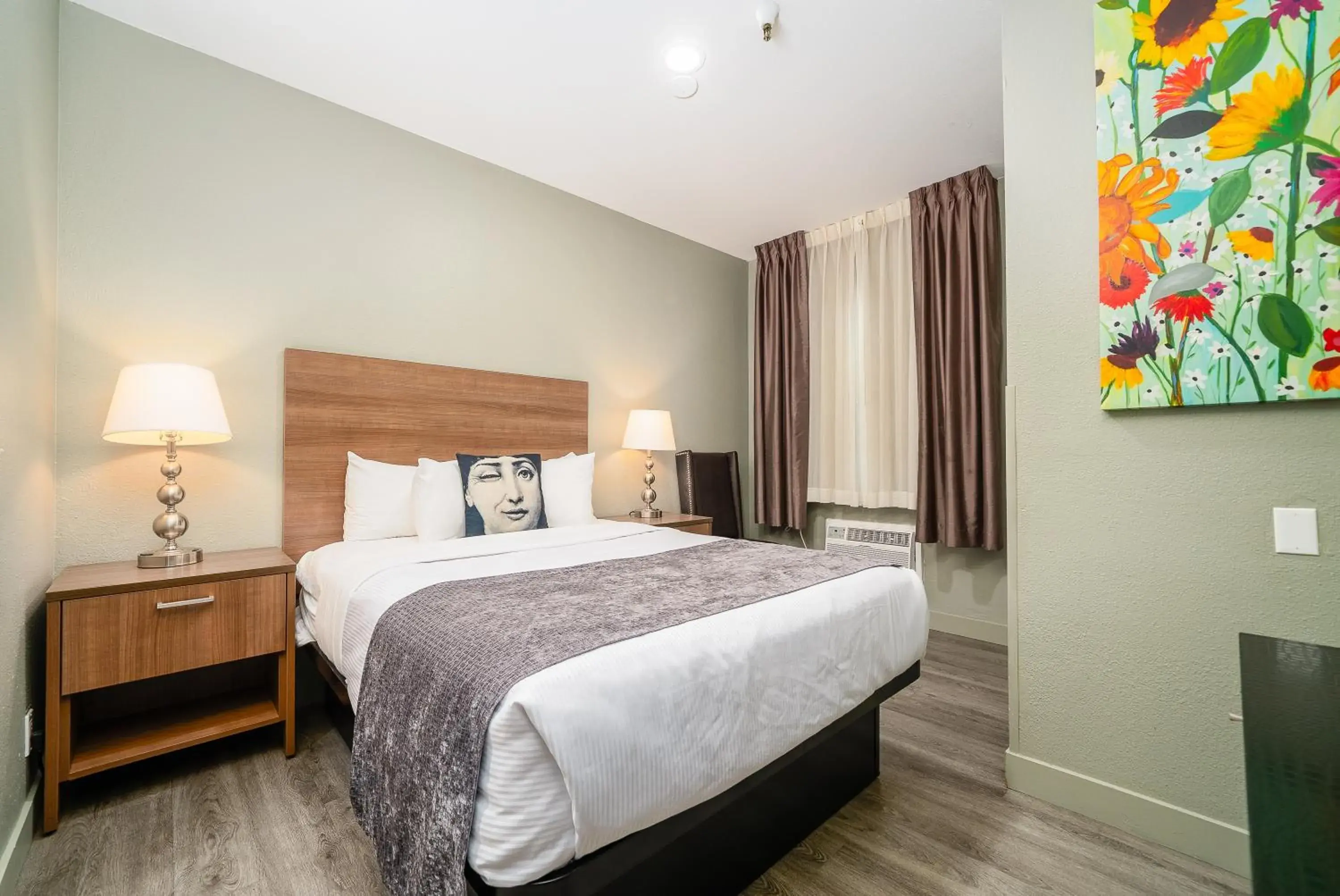 Queen Room - Non-Smoking in Urban Boutique Hotel- Little Italy, Downtown San Diego Queen Room - Non-Smoking in Urban Boutique Hotel- Little Italy, Downtown San Diego