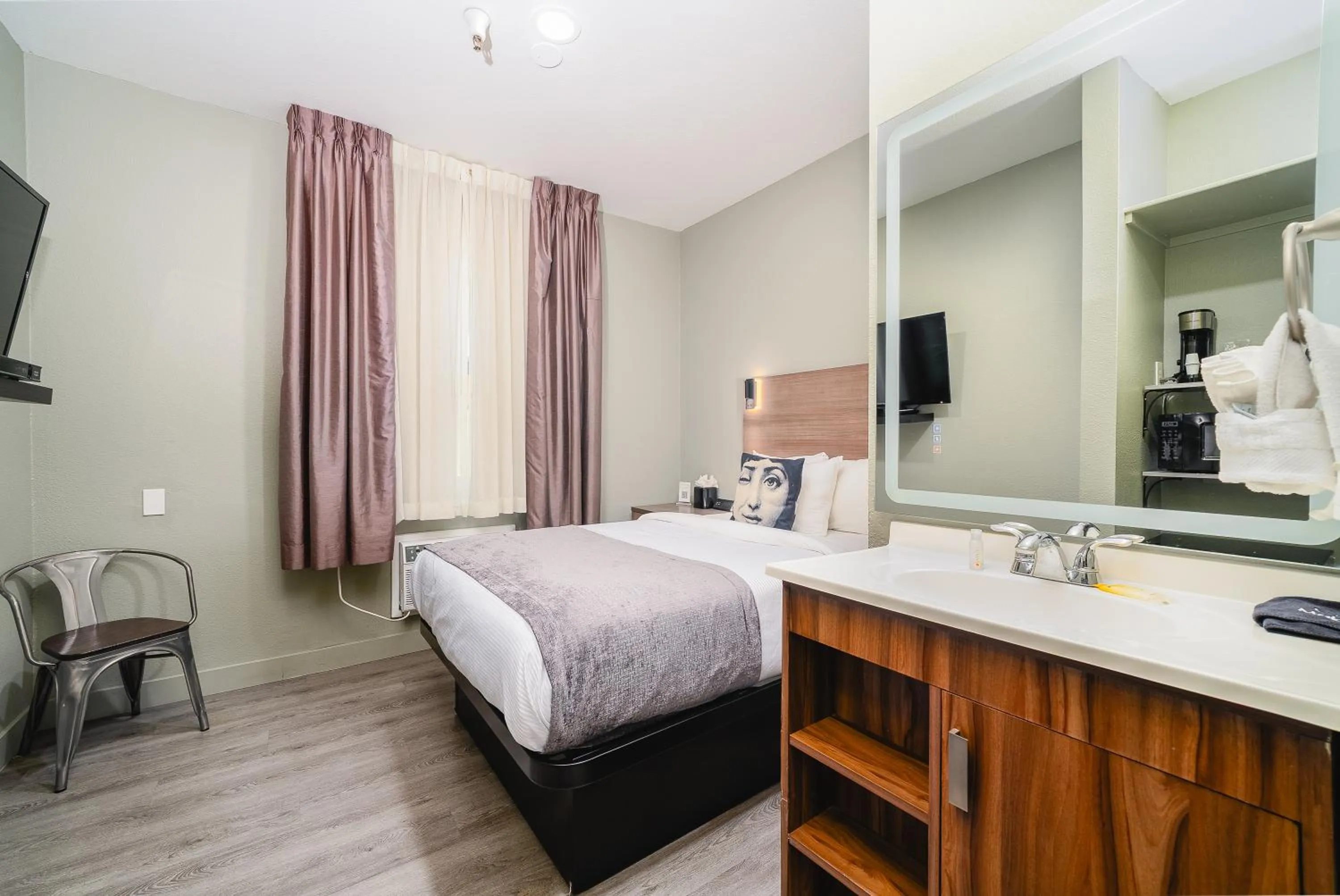 Bed in Urban Boutique Hotel- Little Italy, Downtown San Diego