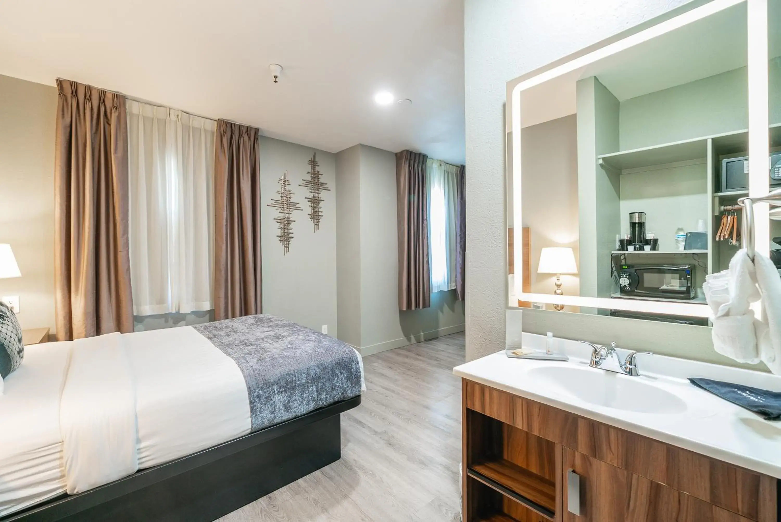 Bedroom, Bed in Urban Boutique Hotel- Little Italy, Downtown San Diego Bedroom, Bed in Urban Boutique Hotel- Little Italy, Downtown San Diego