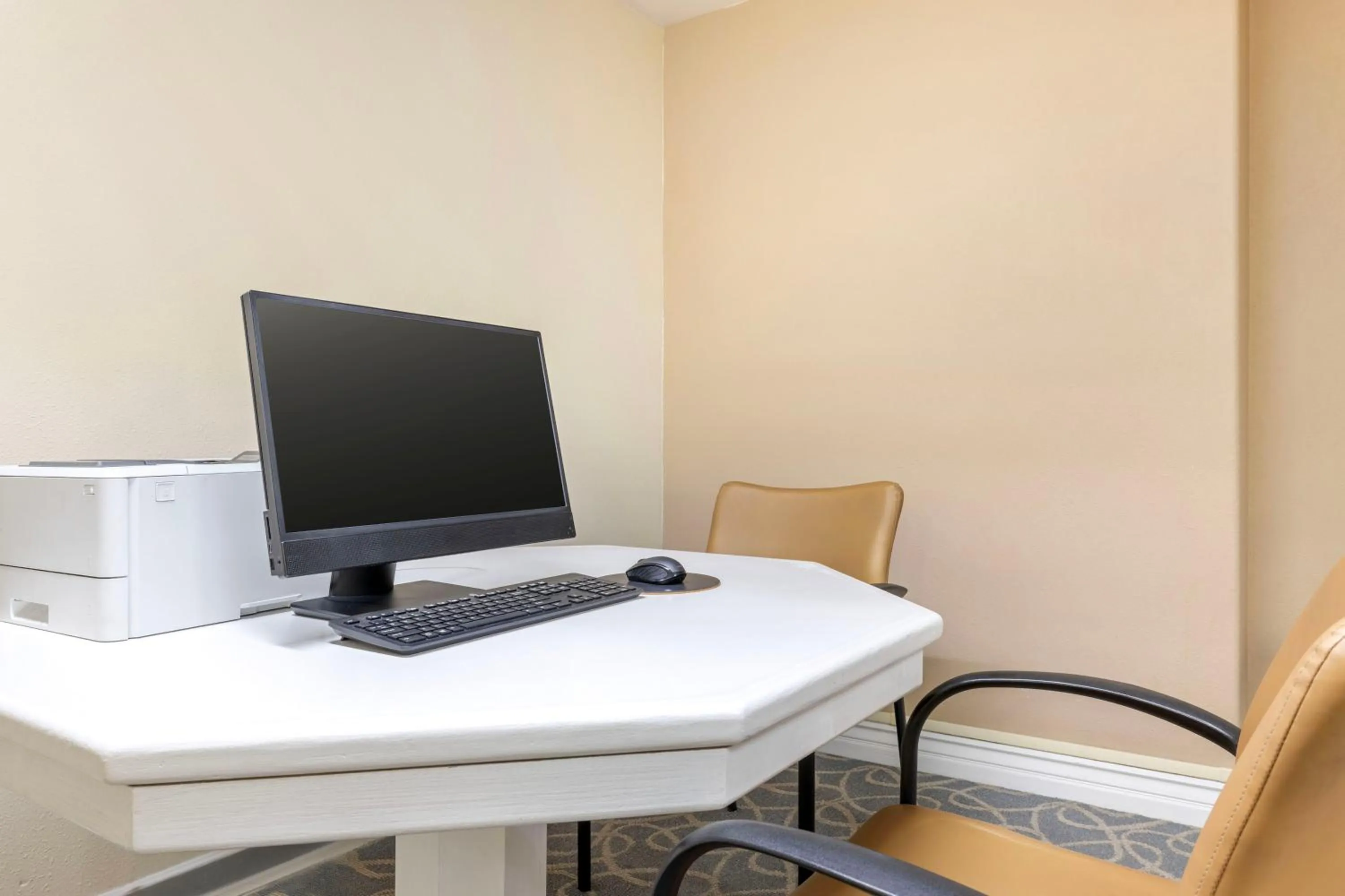 Business facilities in Hilton Vacation Club Riviera Beach & Shores