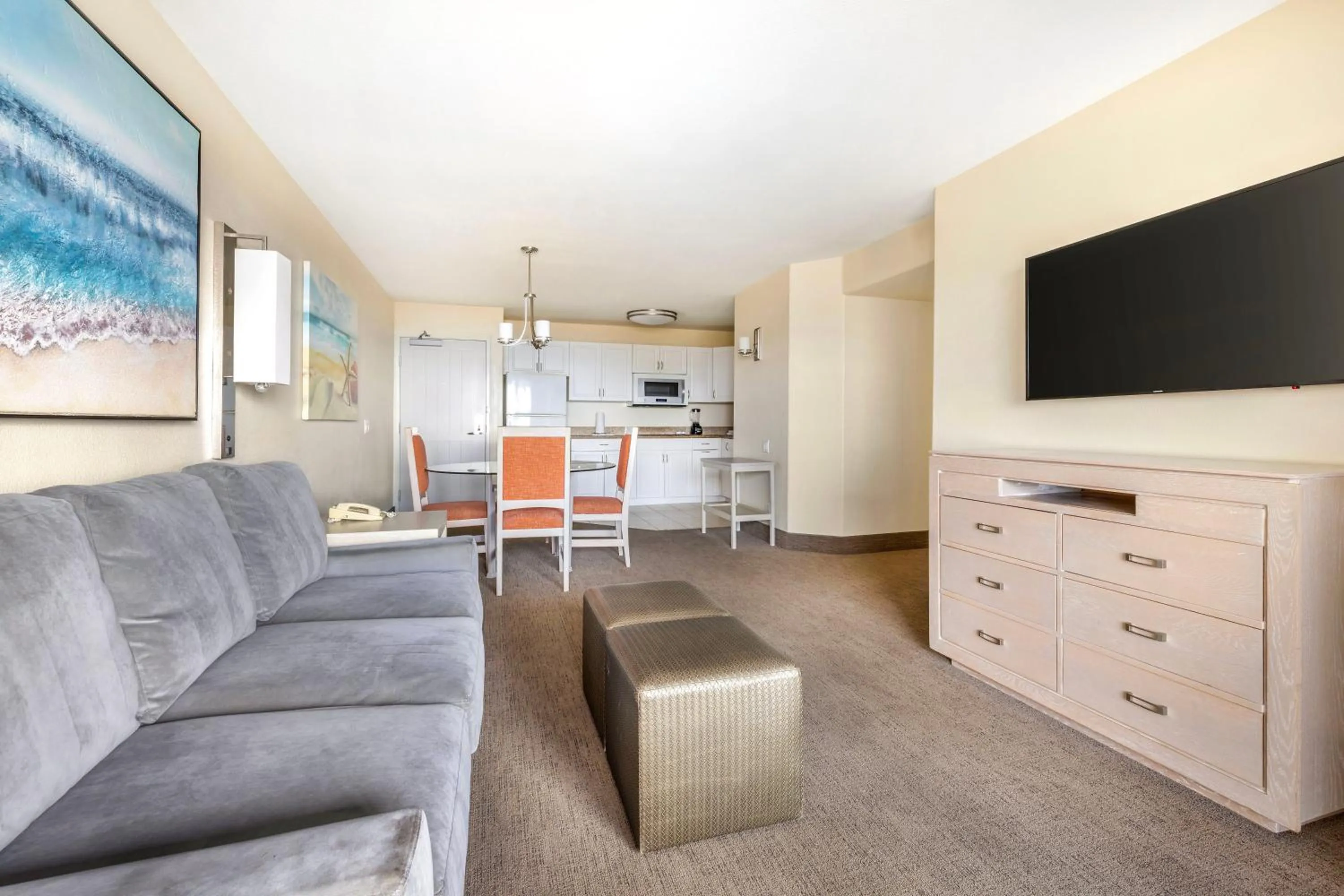 Living room in Hilton Vacation Club Riviera Beach & Shores