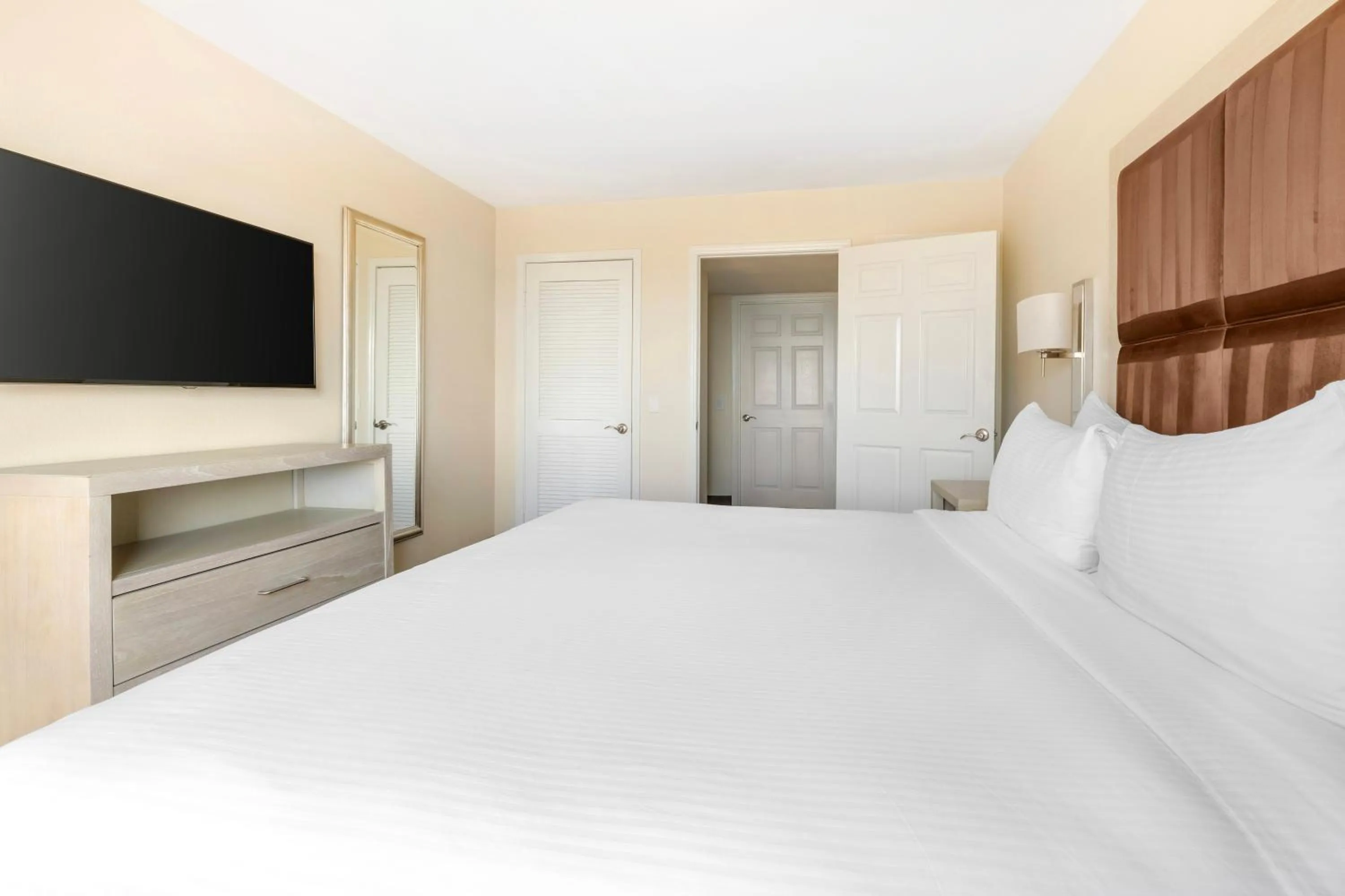 Bed in Hilton Vacation Club Riviera Beach & Shores