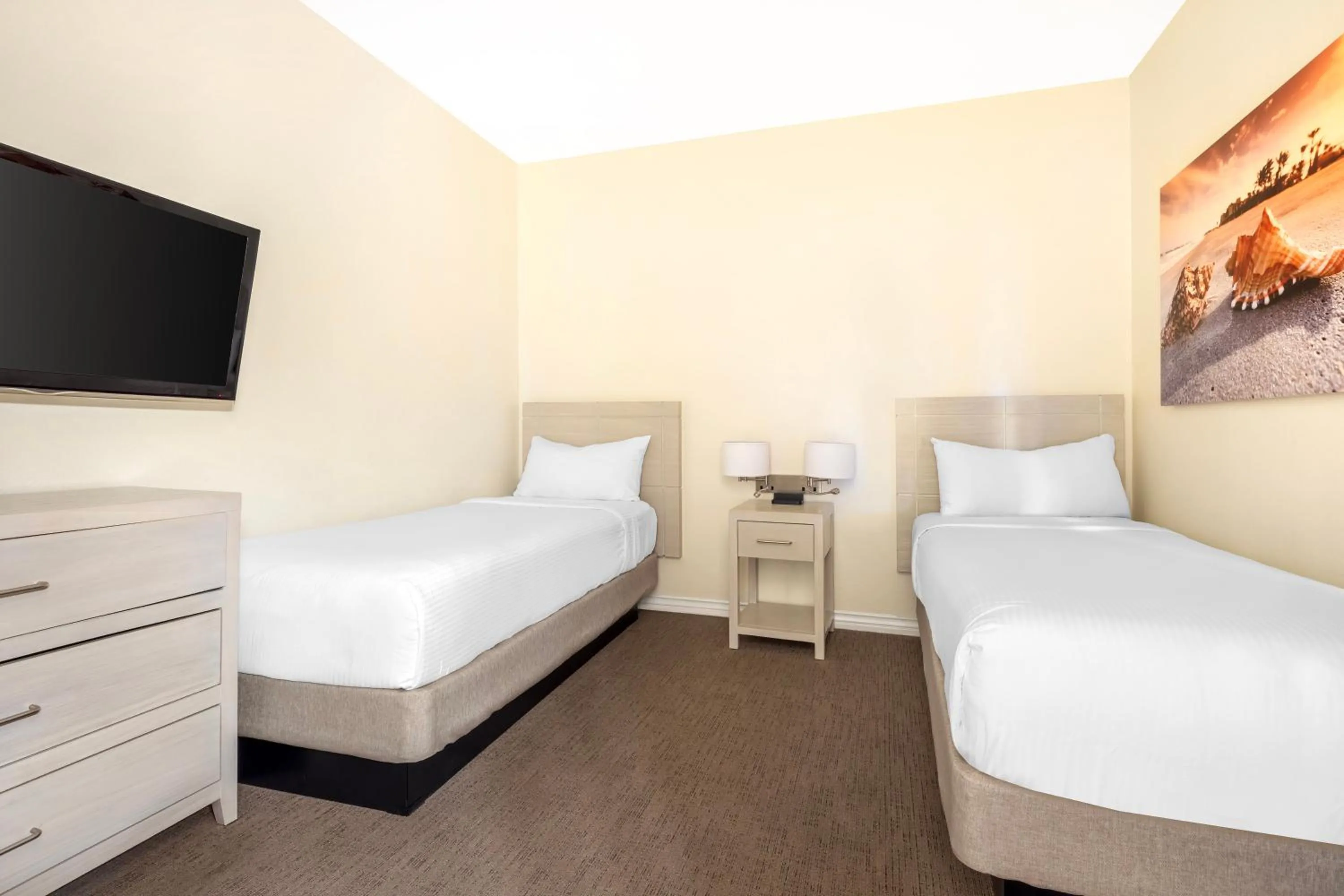 Bedroom, Bed in Hilton Vacation Club Riviera Beach & Shores