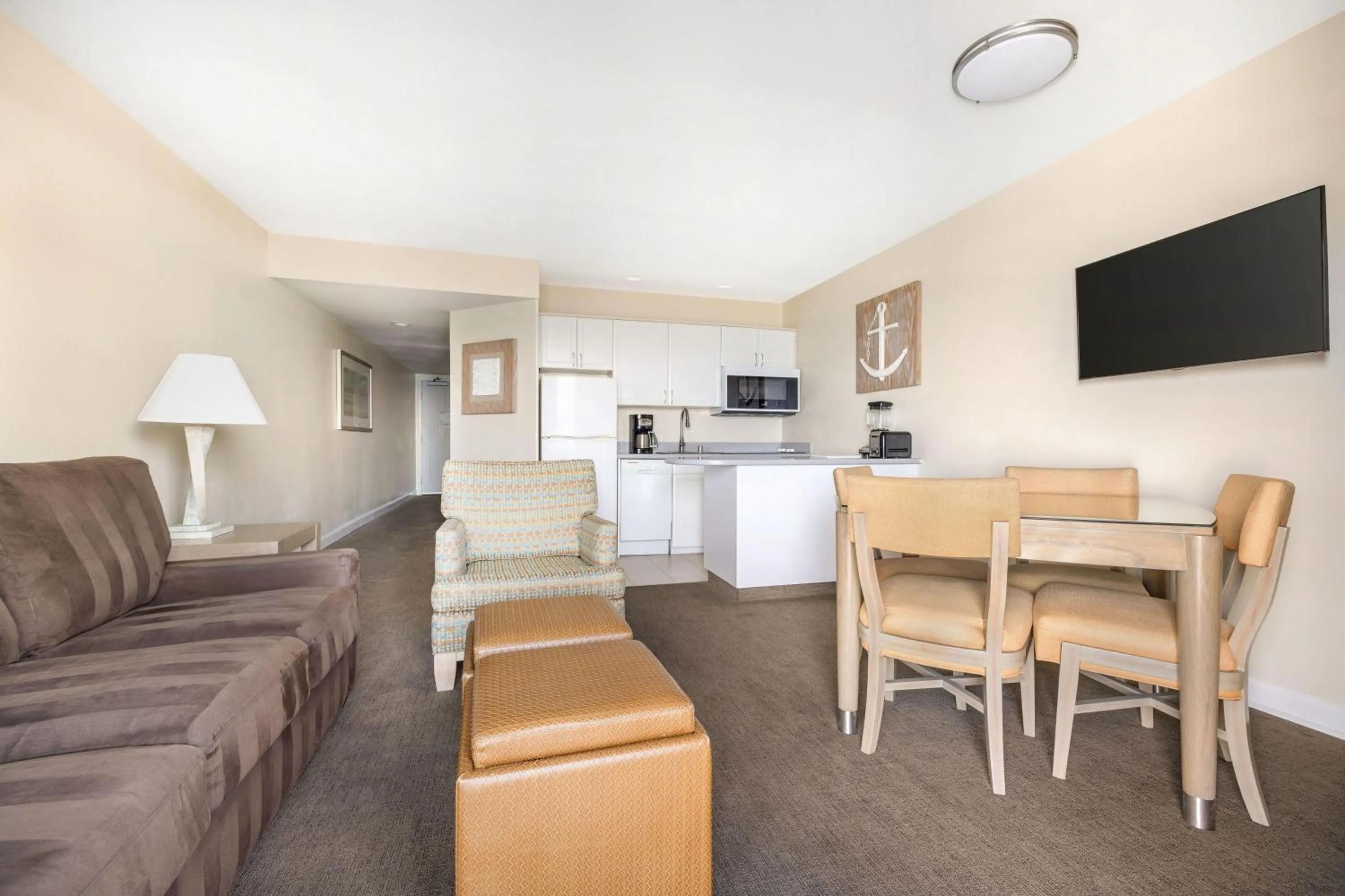 Kitchen or kitchenette in Hilton Vacation Club Riviera Beach & Shores