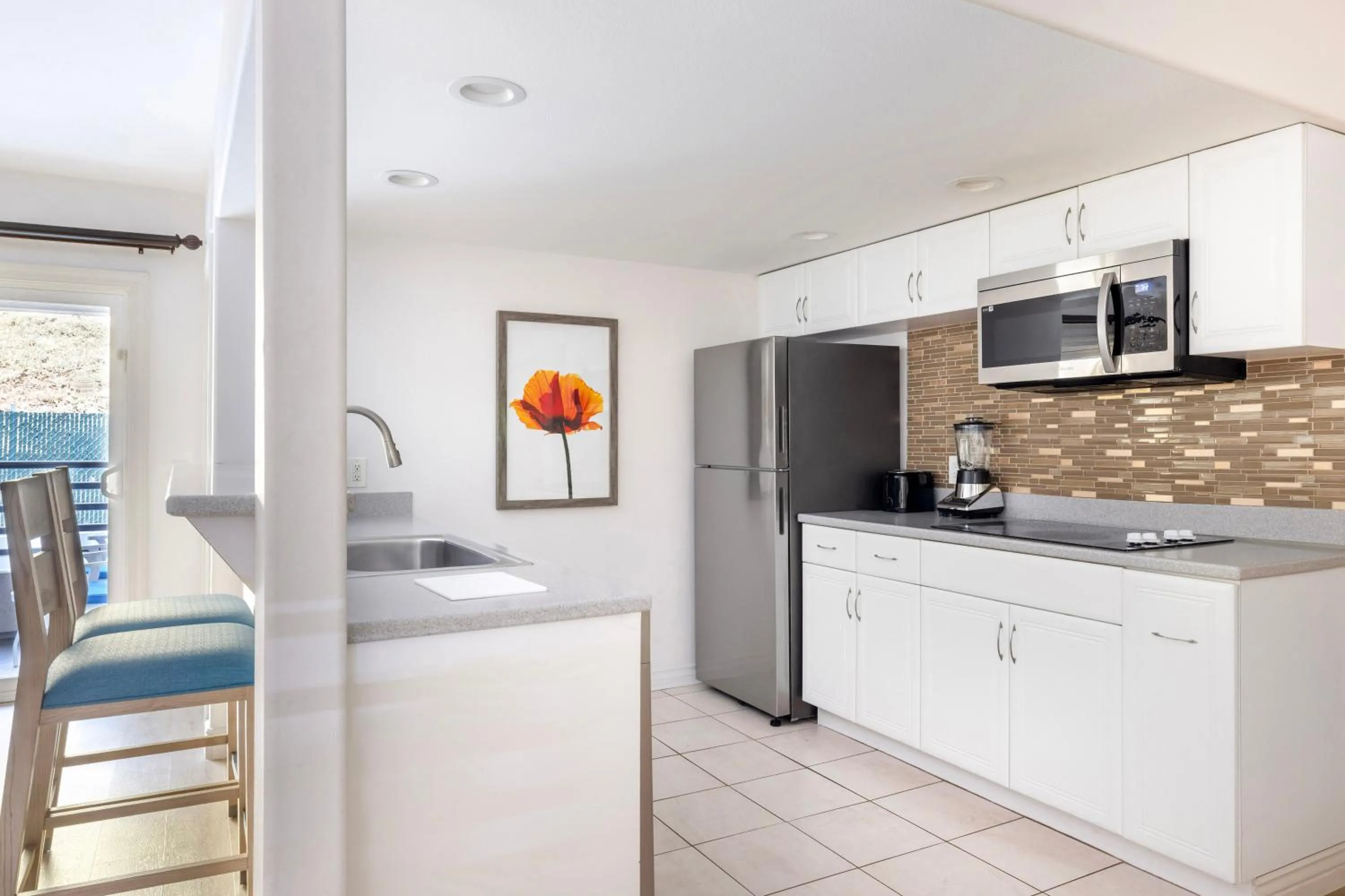 Kitchen or kitchenette in Hilton Vacation Club Riviera Beach & Shores
