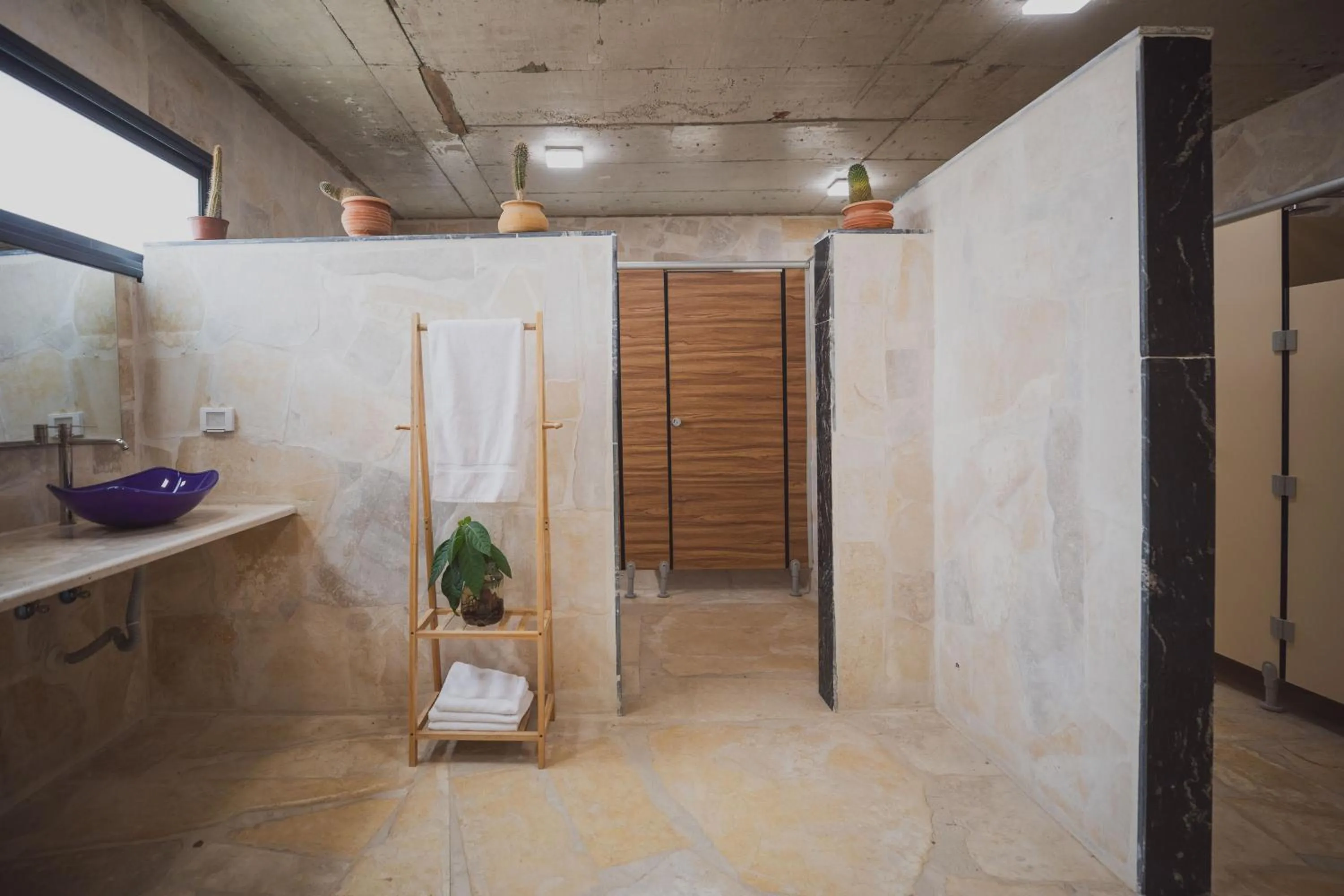 Shower in Jacob Mitzpe Ramon