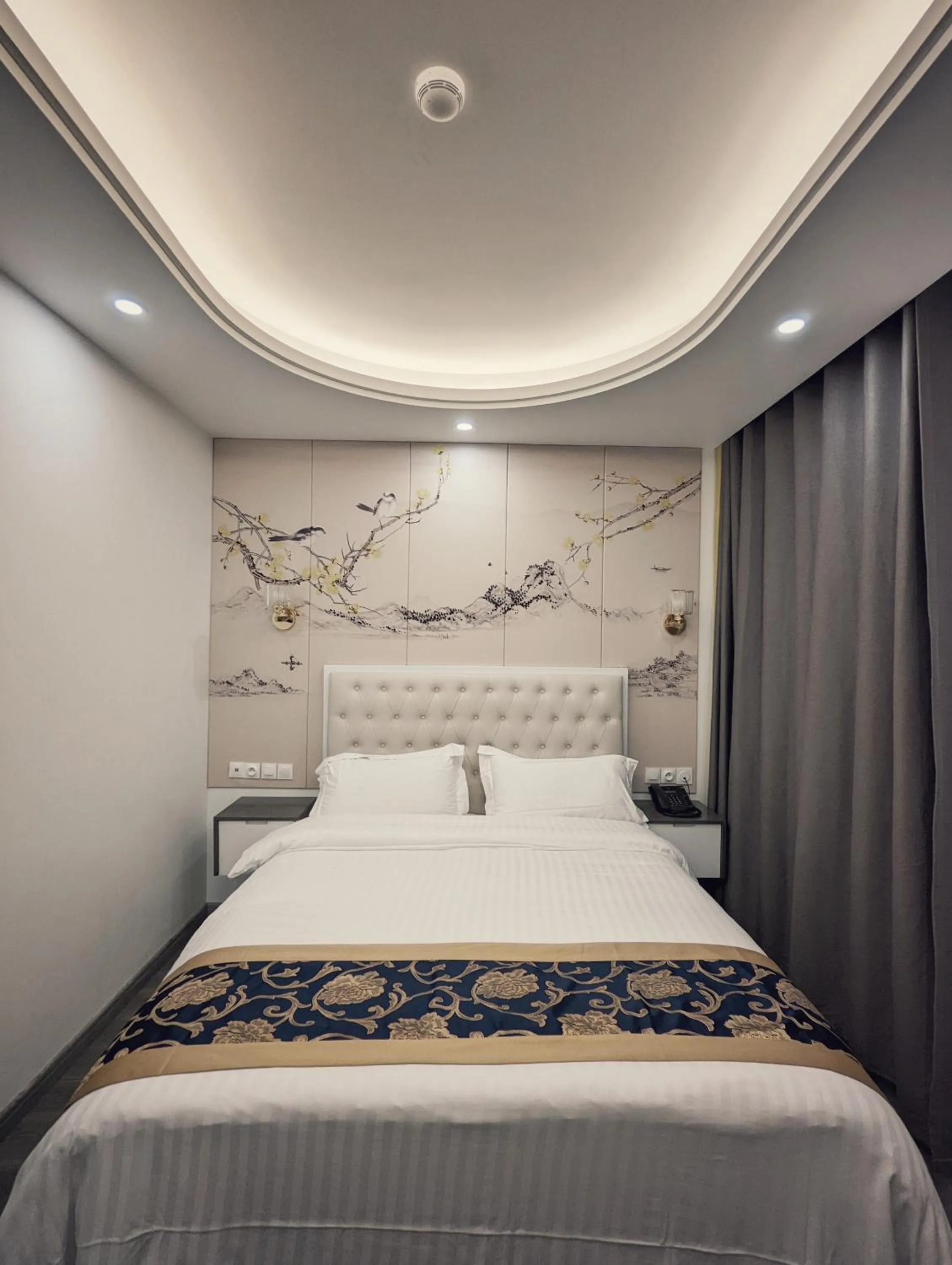 Bedroom, Bed in KYRIAD ROUEN SUD - Sotteville les Rouen