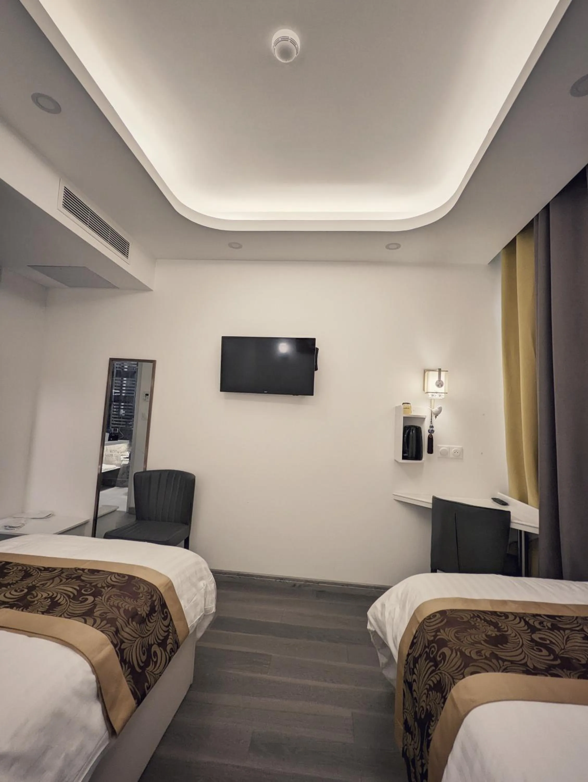 Bedroom, Bed in KYRIAD ROUEN SUD - Sotteville les Rouen