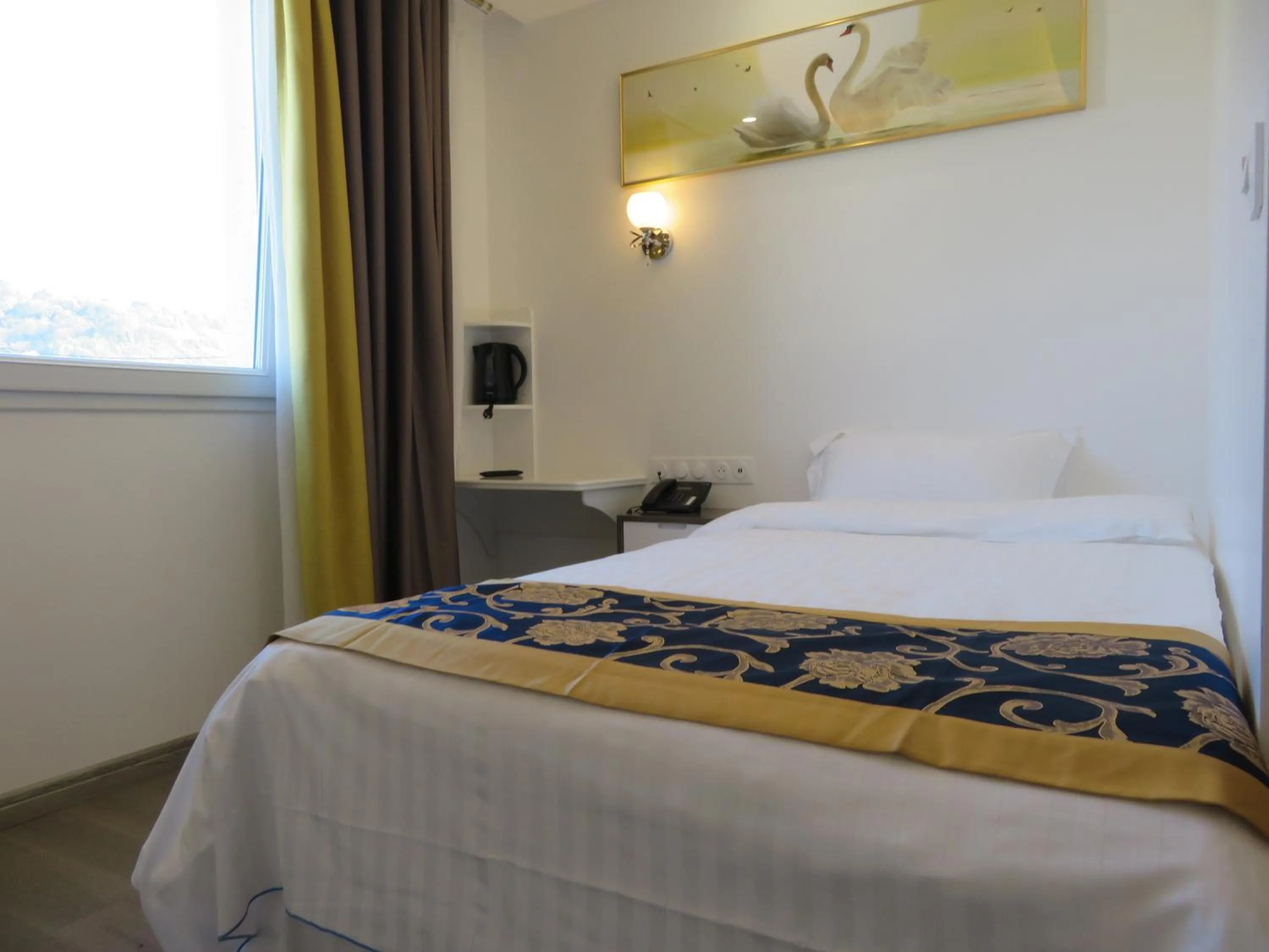 Bedroom, Bed in KYRIAD ROUEN SUD - Sotteville les Rouen