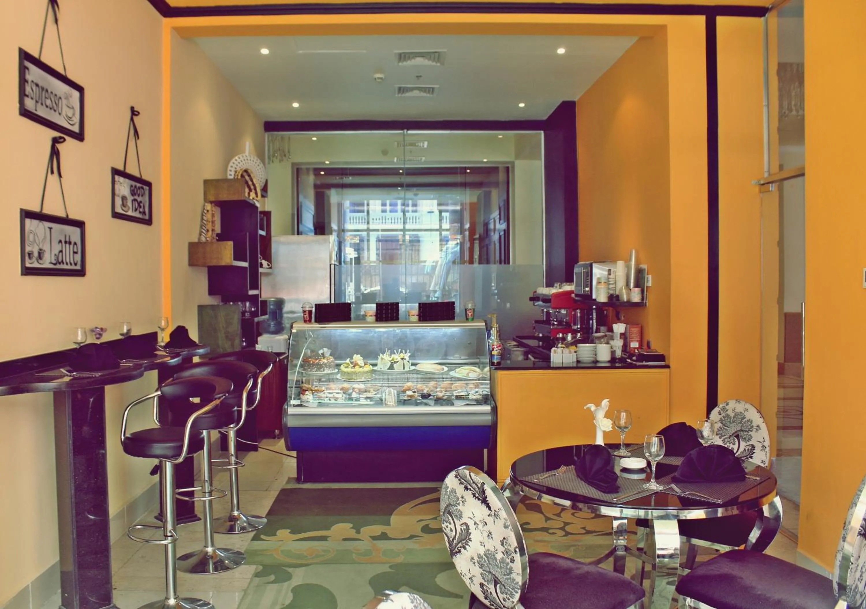 Restaurant/places to eat in Tolip Hotel Alexandria