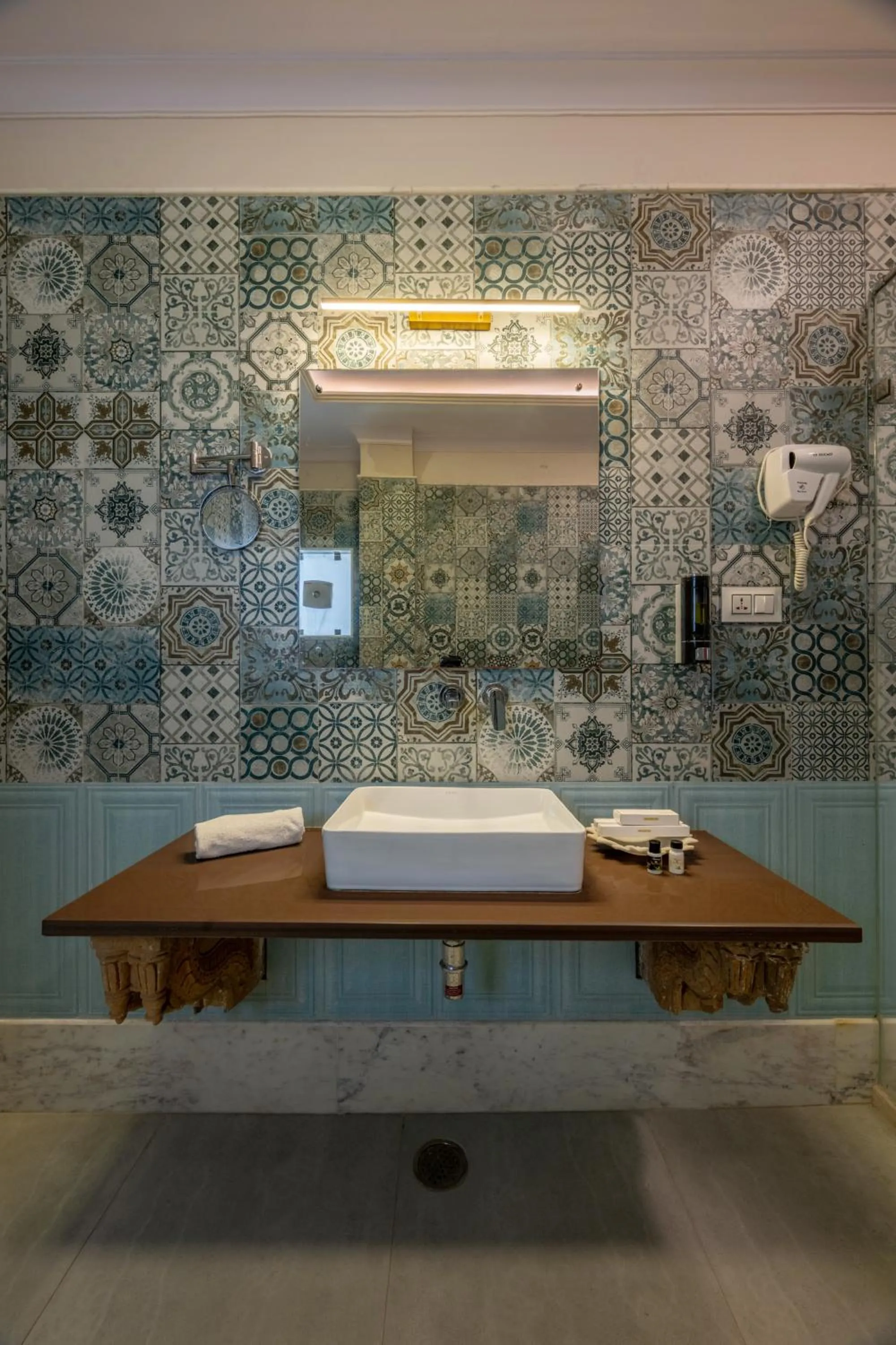 Shower in Rajasthan Palace - A Heritage Boutique Hotel in Jaipur