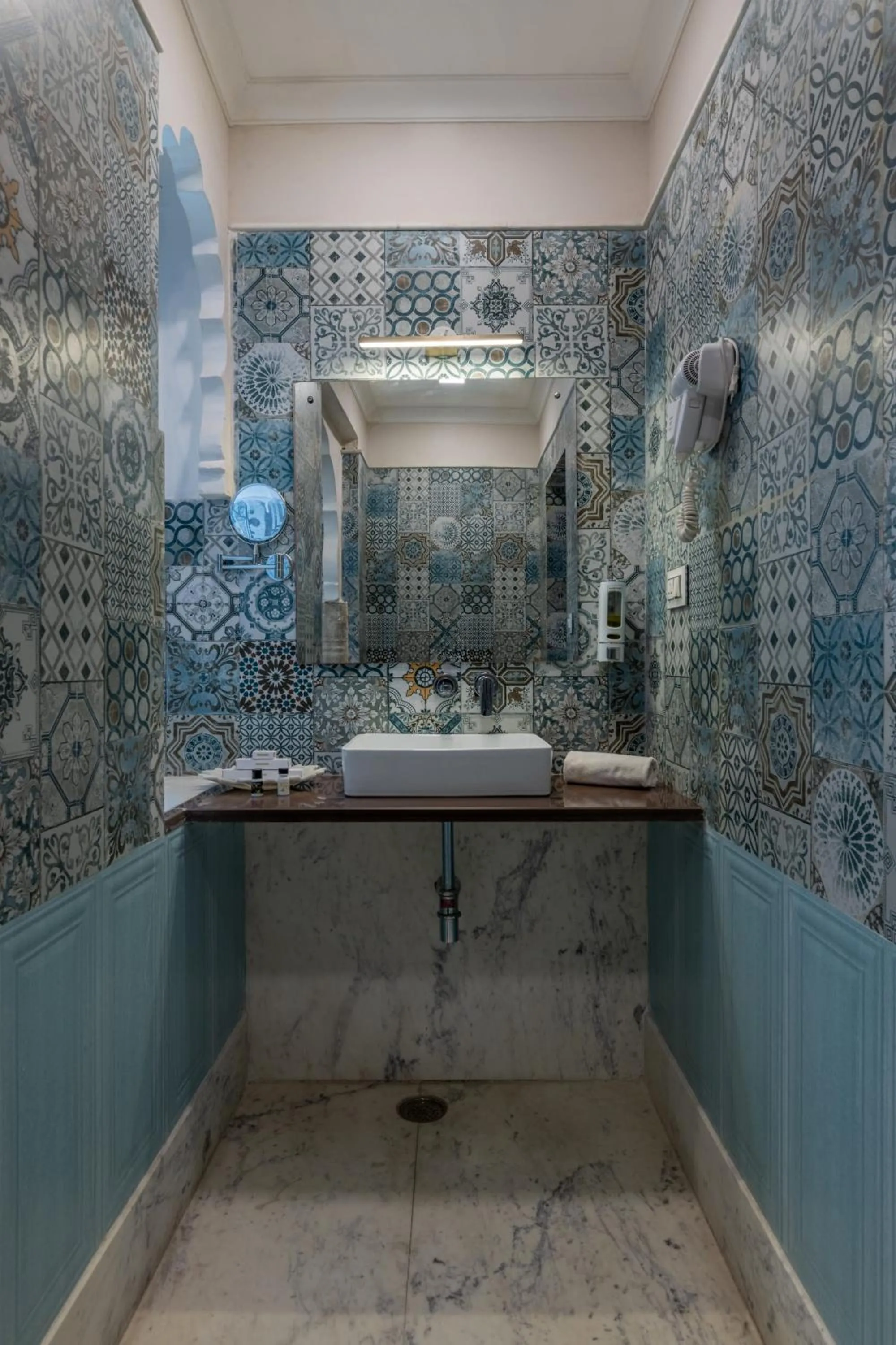 Shower in Rajasthan Palace - A Heritage Boutique Hotel in Jaipur