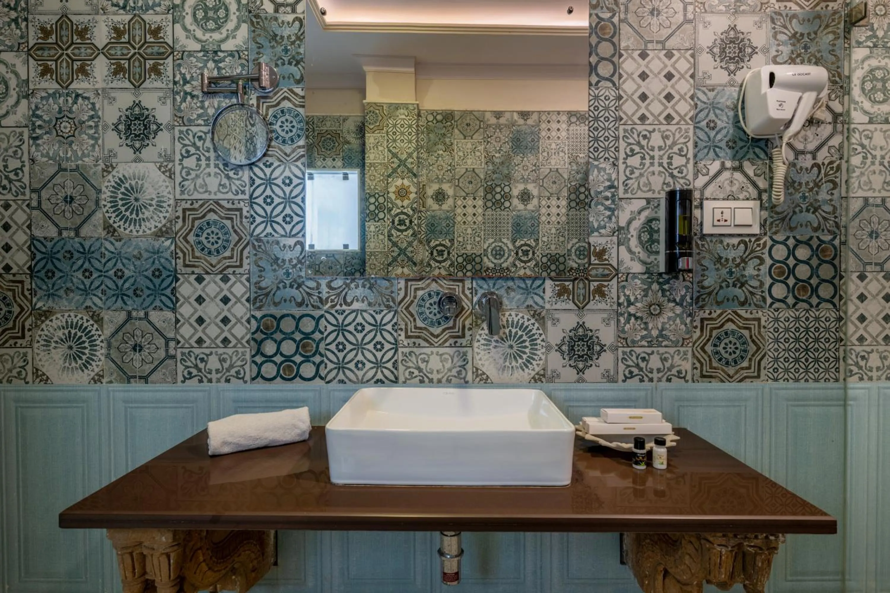 Shower in Rajasthan Palace - A Heritage Boutique Hotel in Jaipur