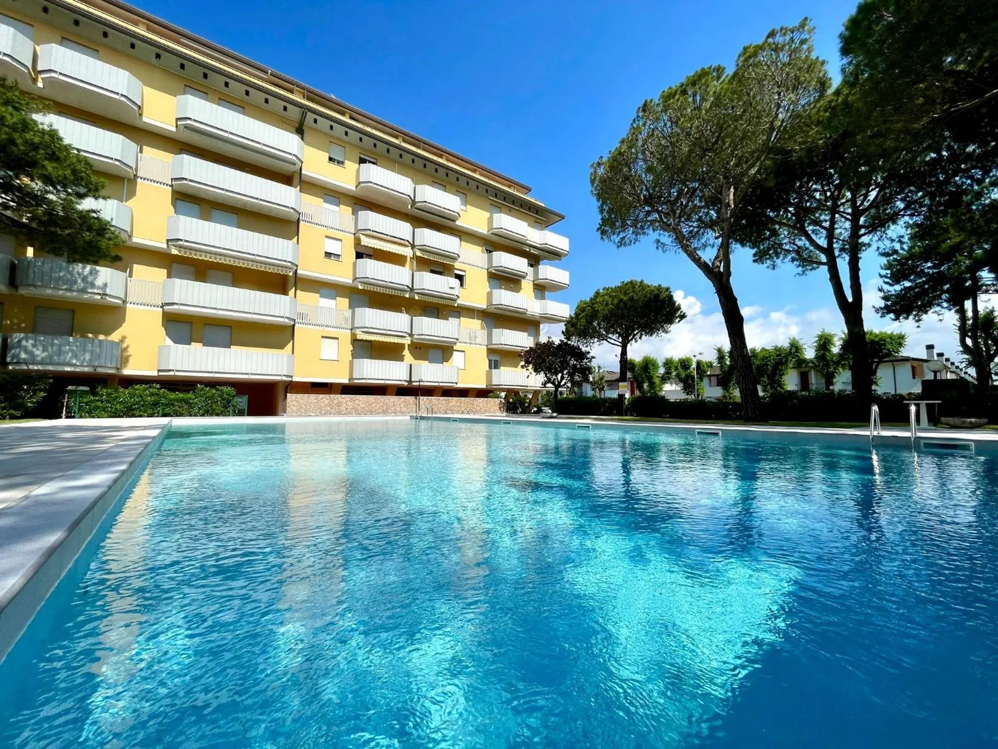 Flat with shared pool