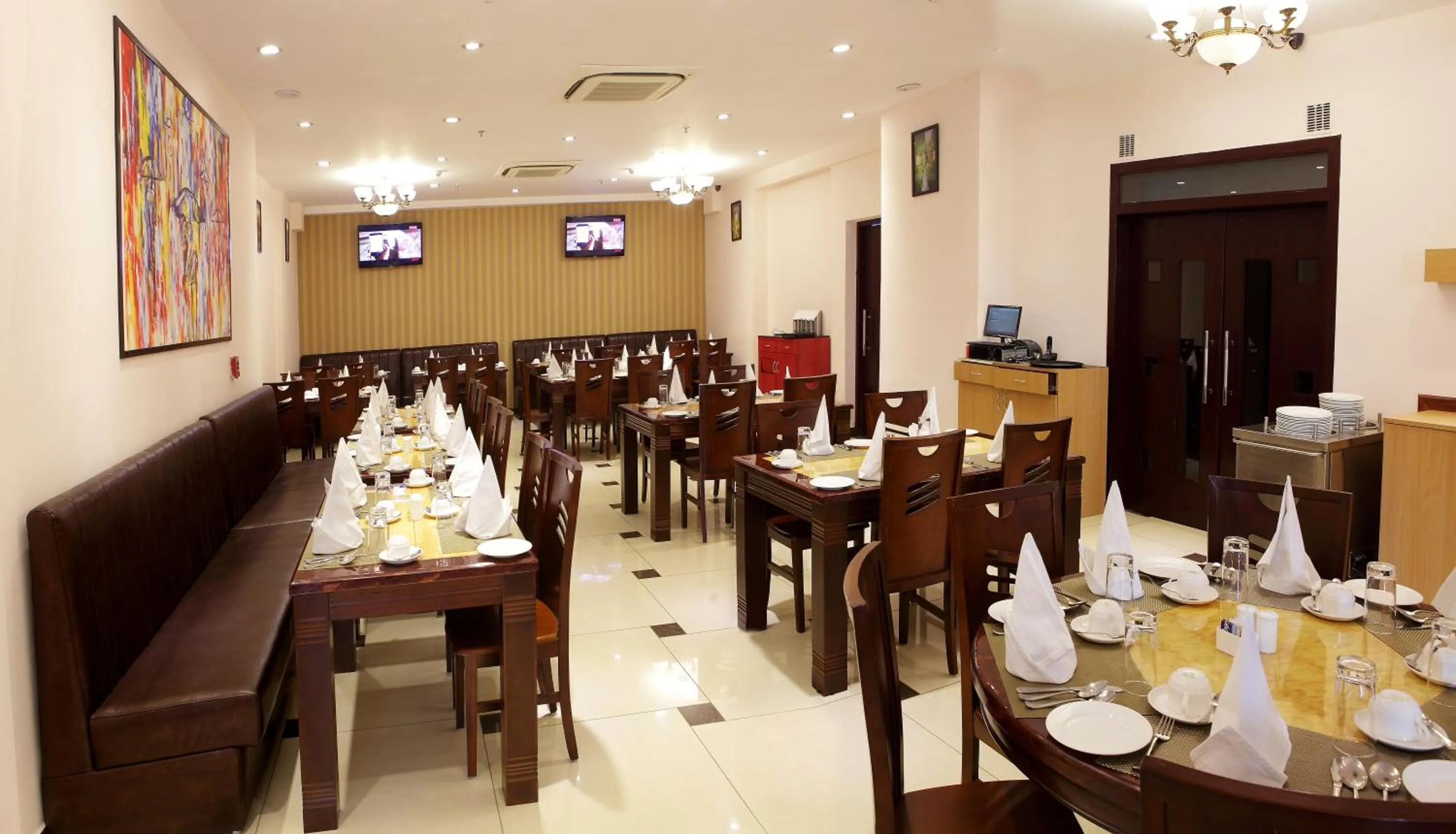 Restaurant/places to eat in Fern Residency Jodhpur