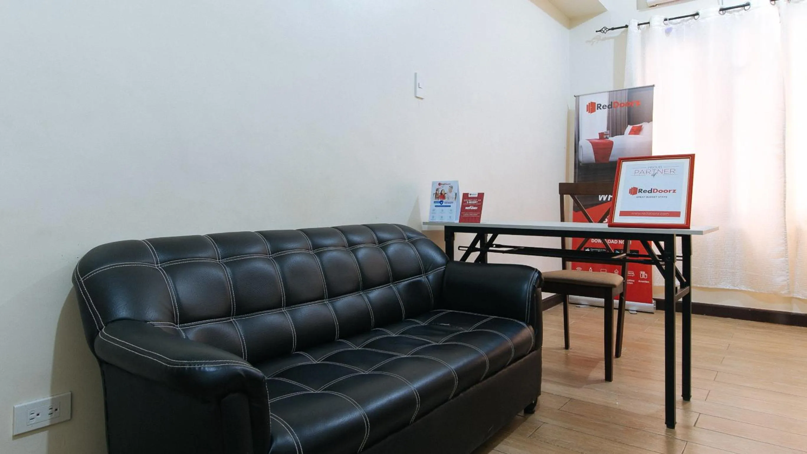 Lobby or reception in RedDoorz @ Greenview Hotel and Restobar Masbate