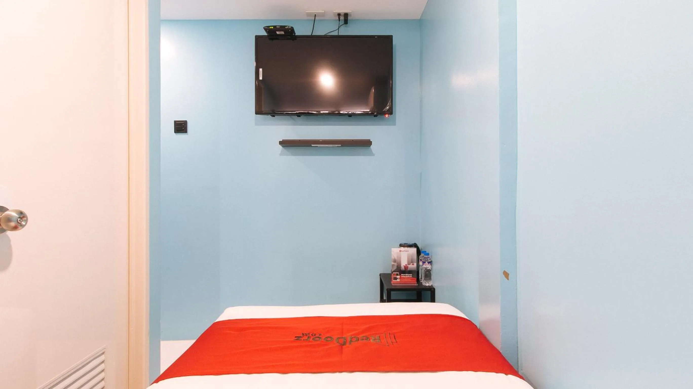 Bed in RedDoorz @ Greenview Hotel and Restobar Masbate